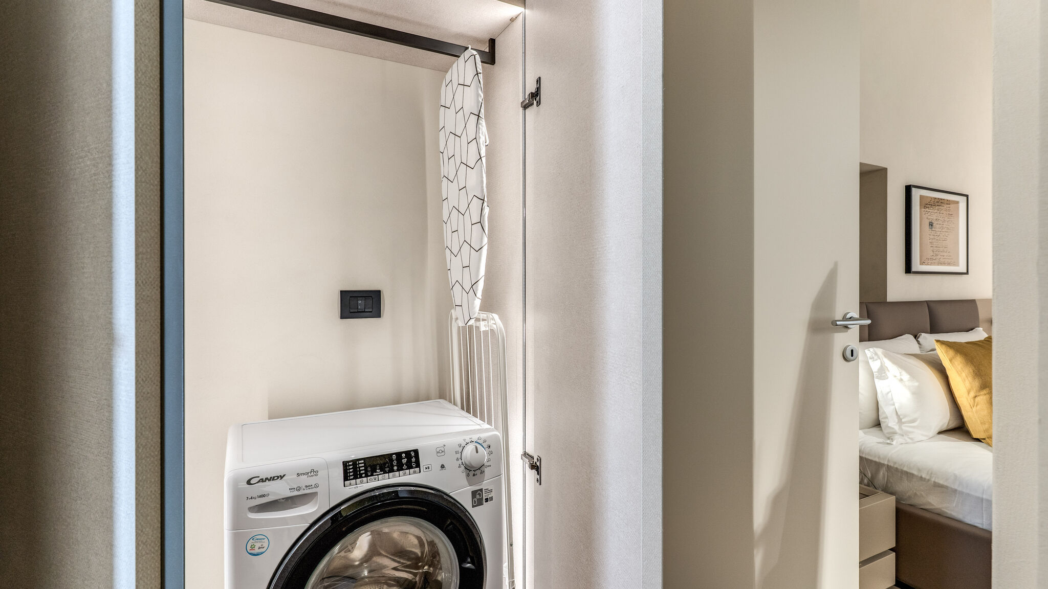 Italianway Milano Agnesi Statue - 1.101