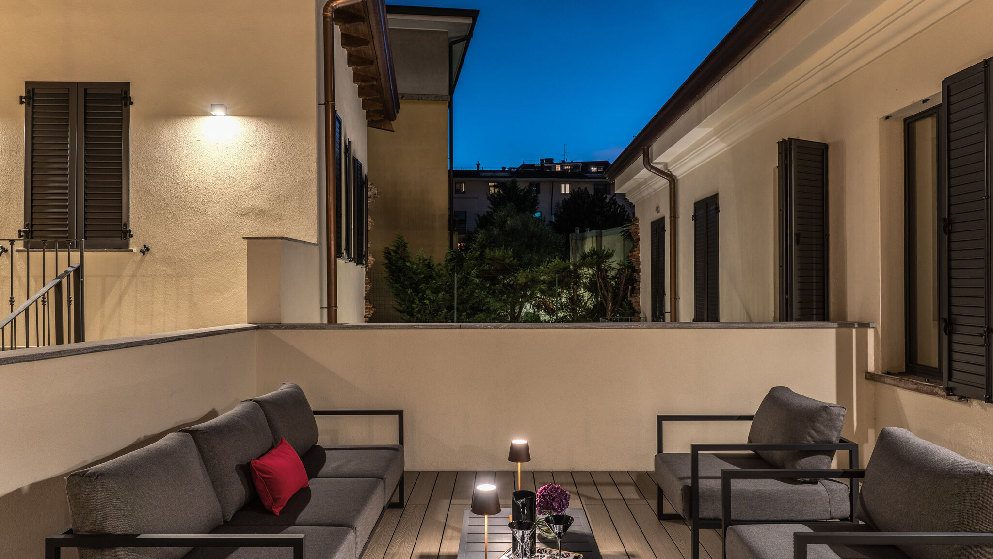 Italianway Milano Agnesi Statue - 1.101