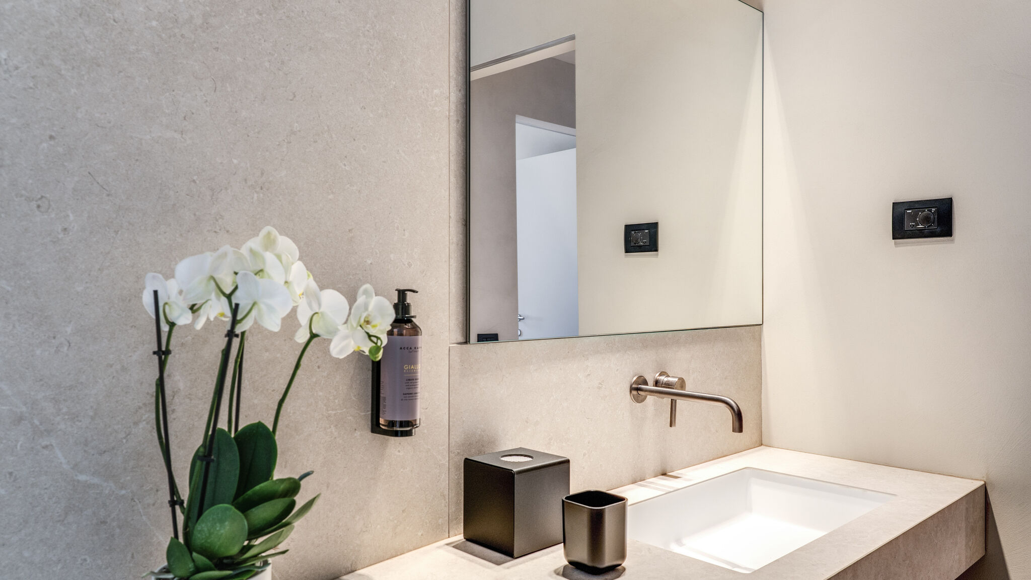 Italianway Milano Agnesi Statue - 1.102 