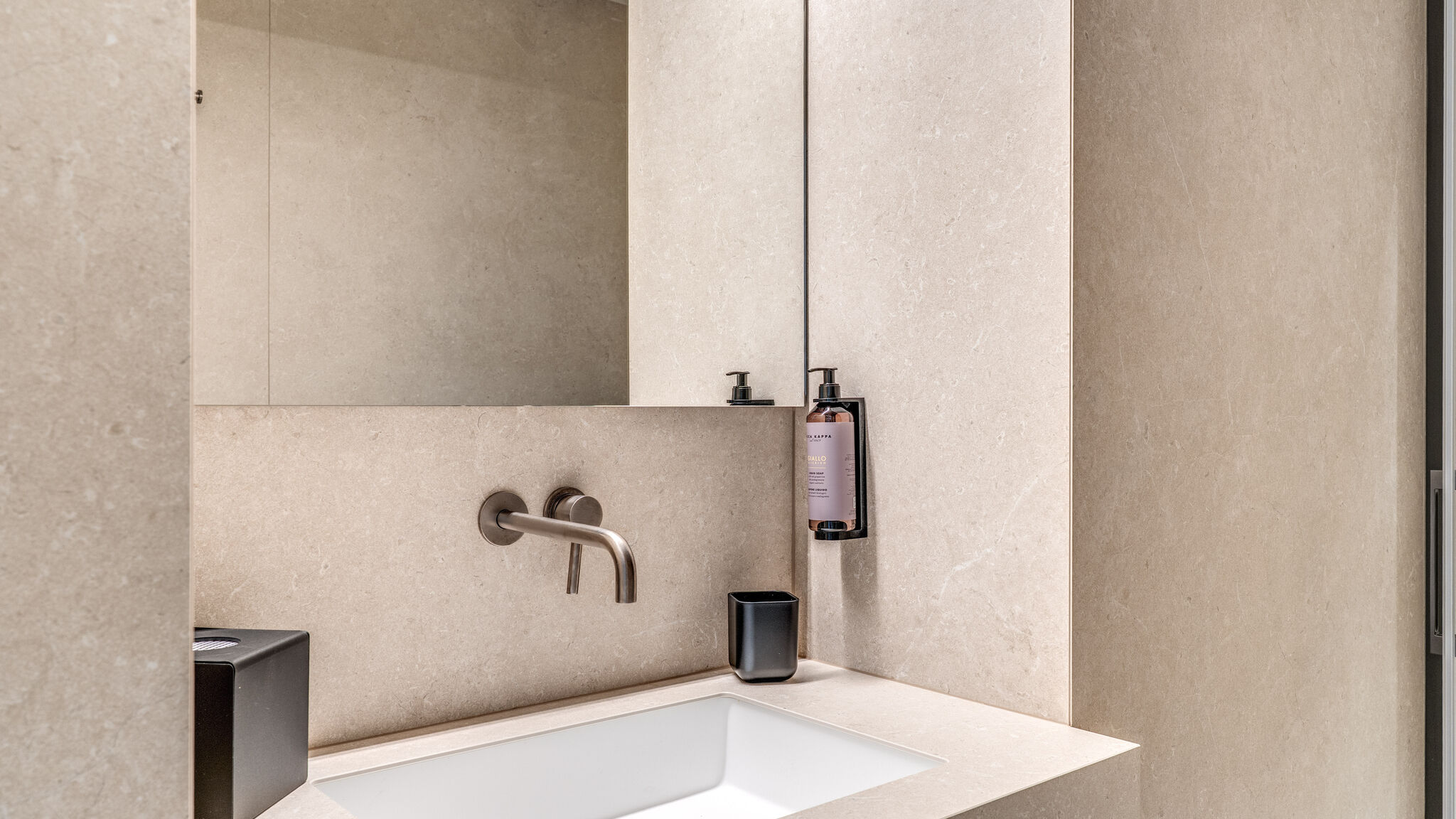 Italianway Milano Agnesi Statue - 1.104