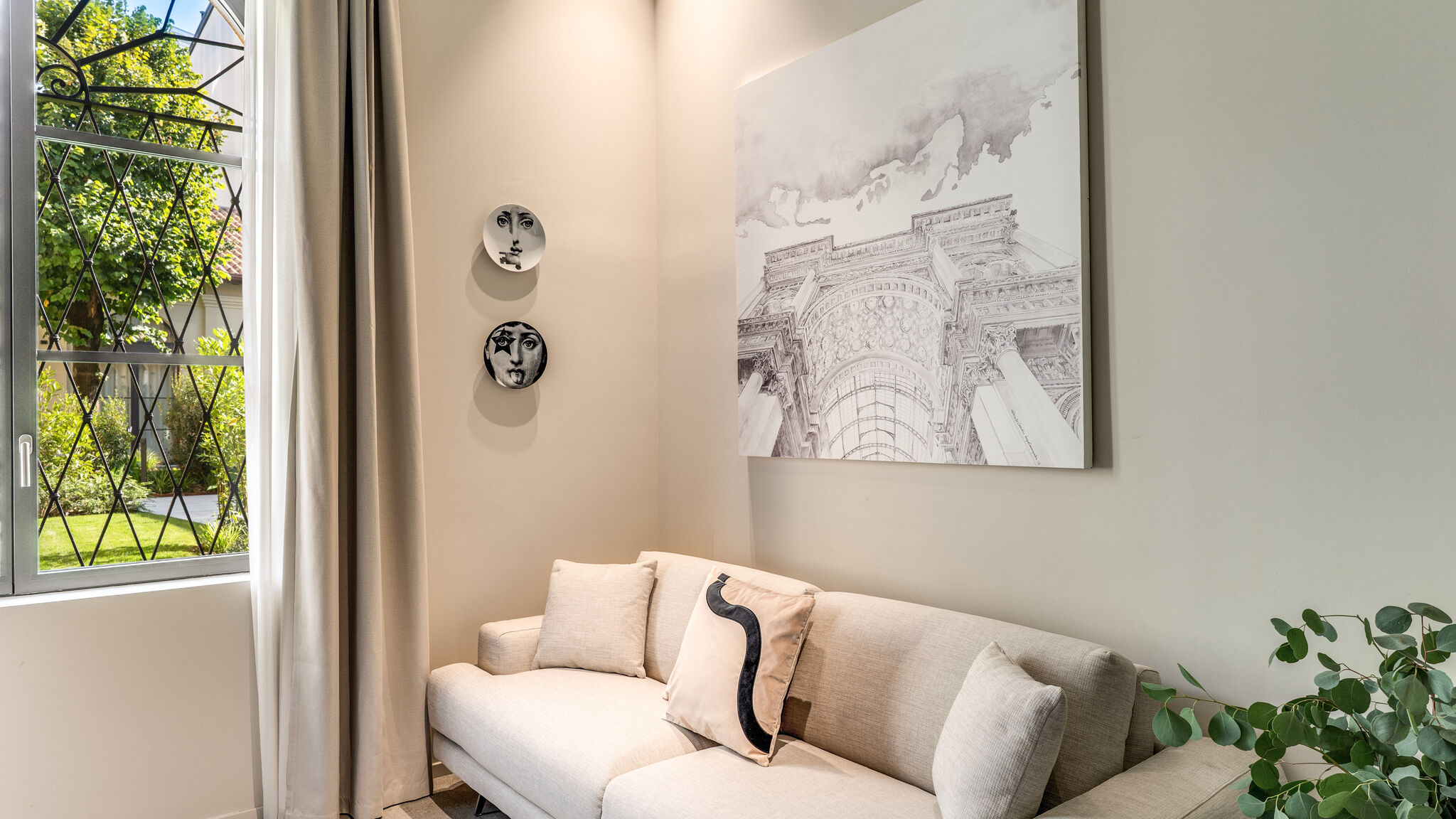 Italianway Milano Agnesi Statue - 2.001