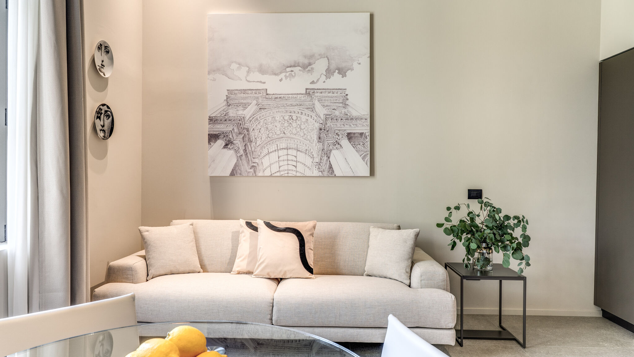 Italianway Milano Agnesi Statue - 2.001