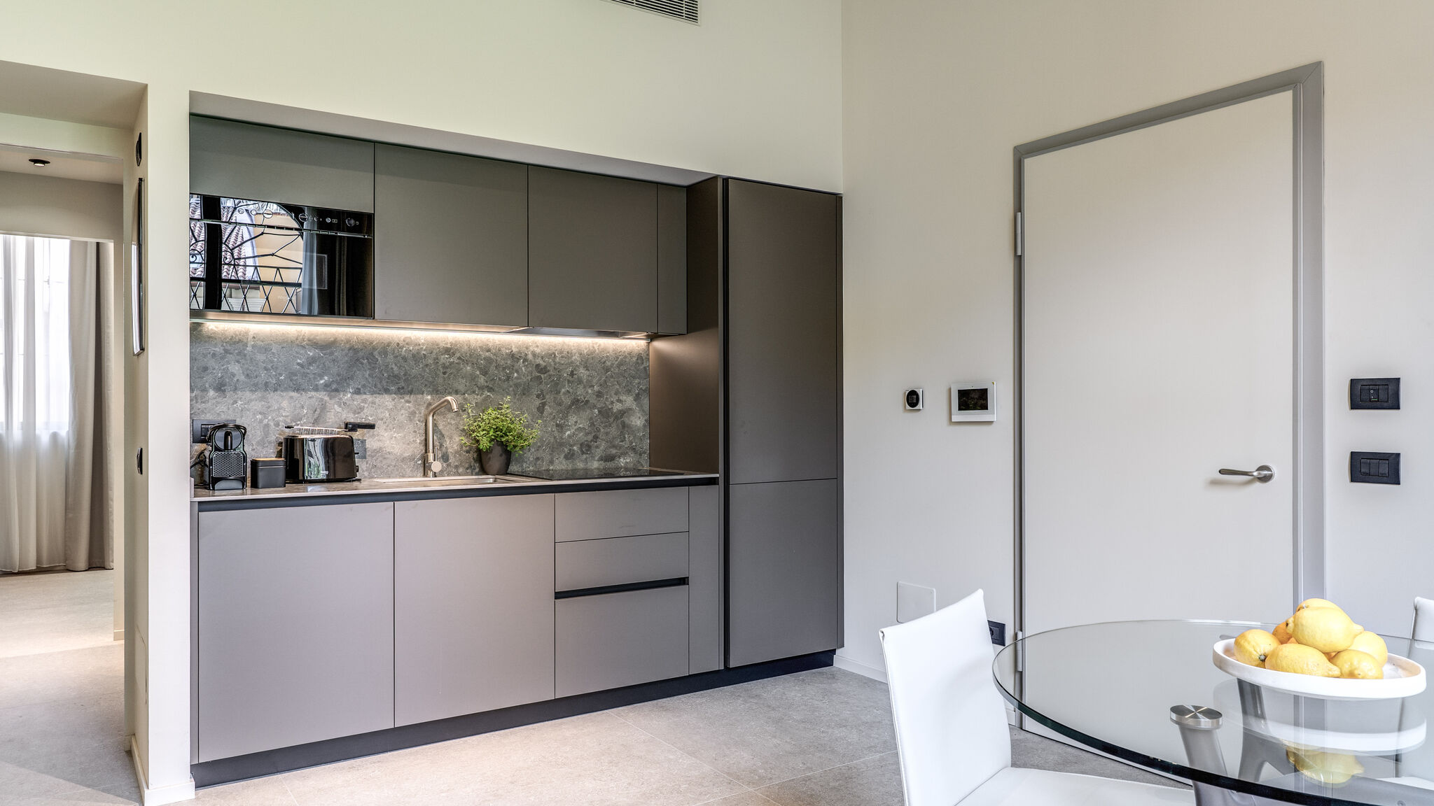 Italianway Milano Agnesi Statue - 2.001