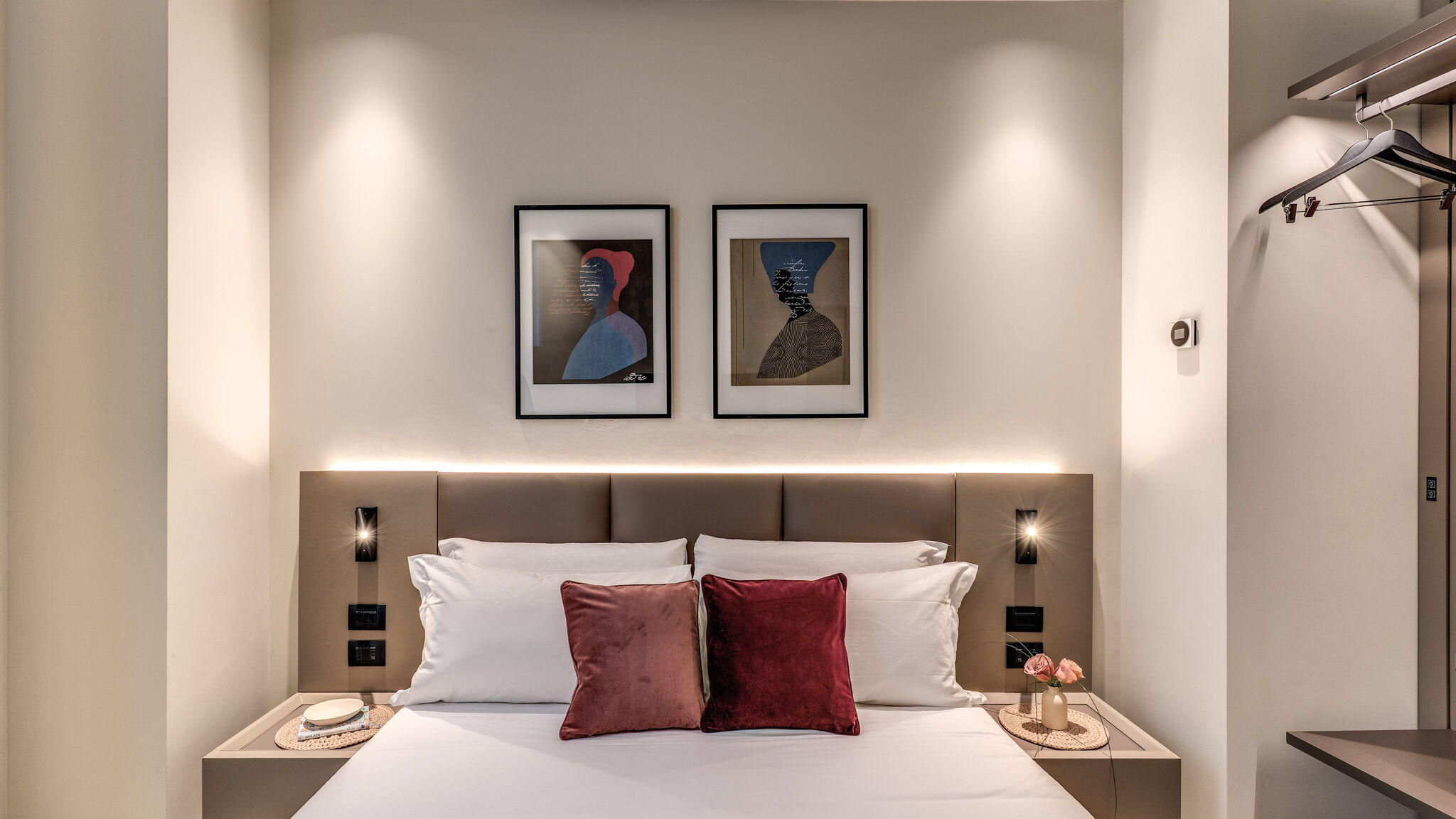 Italianway Milano Agnesi Statue - 3.001