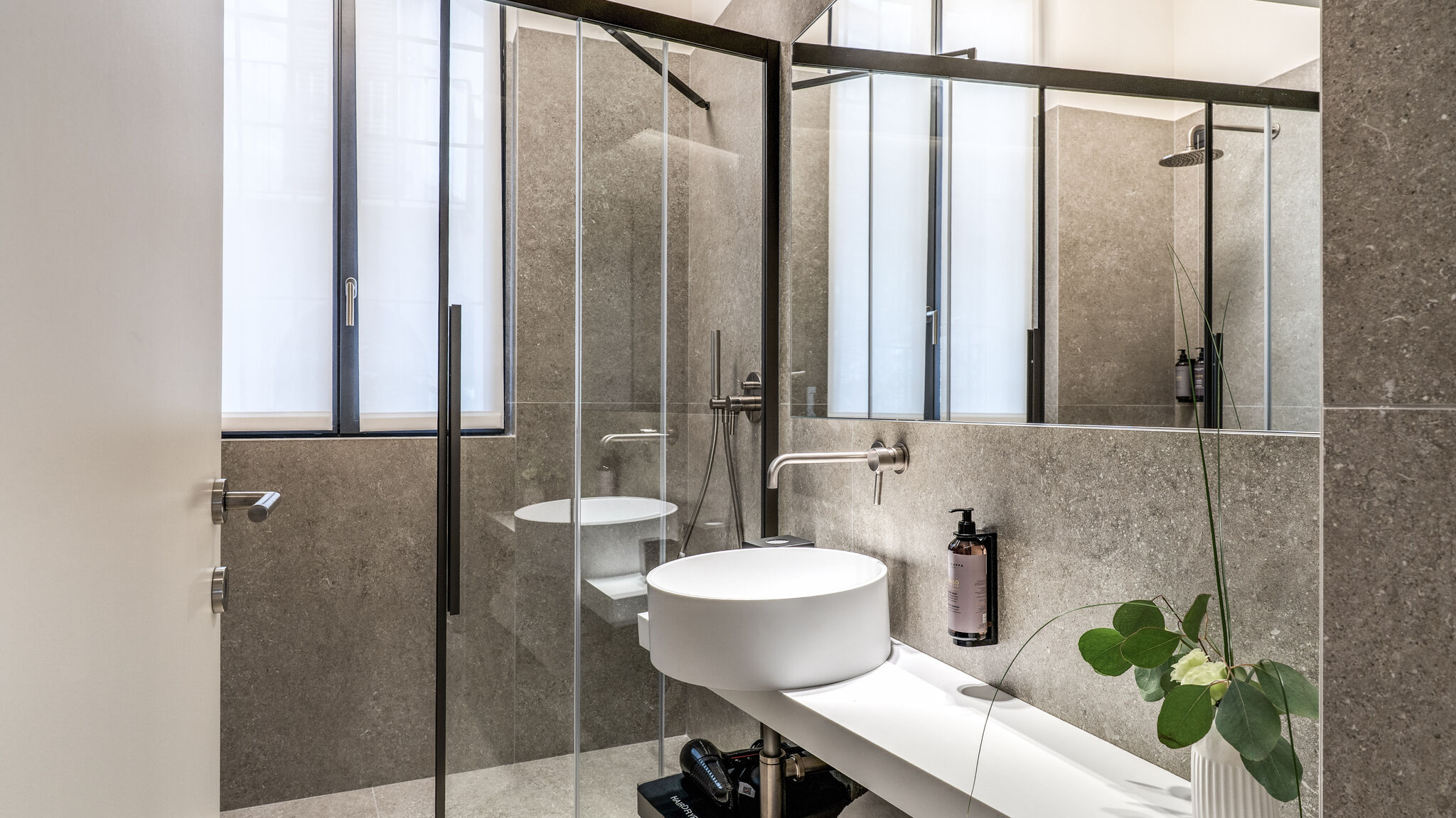 Italianway Milano Agnesi Statue - 3.001