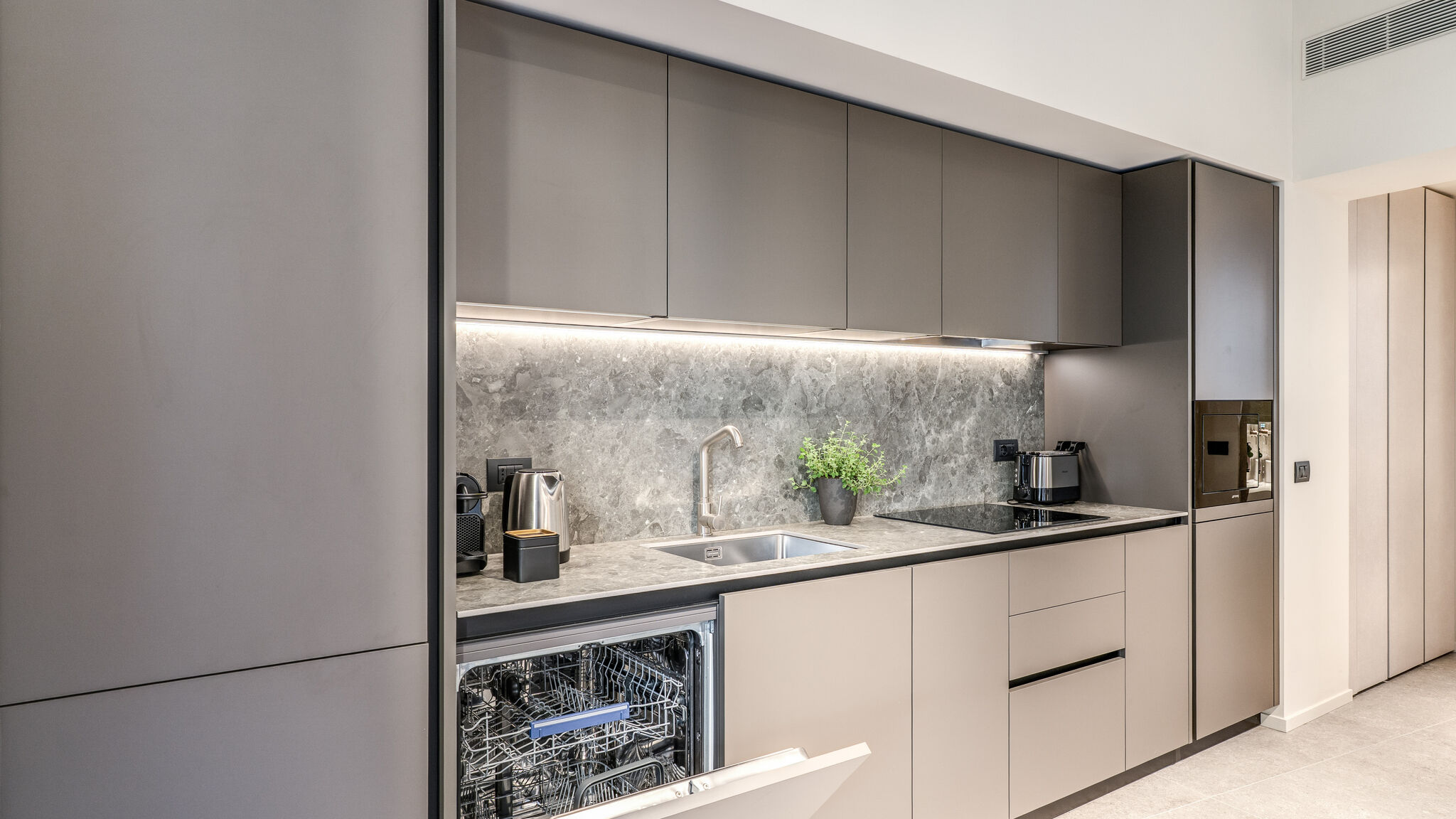 Italianway Milano Agnesi Statue - 3.001