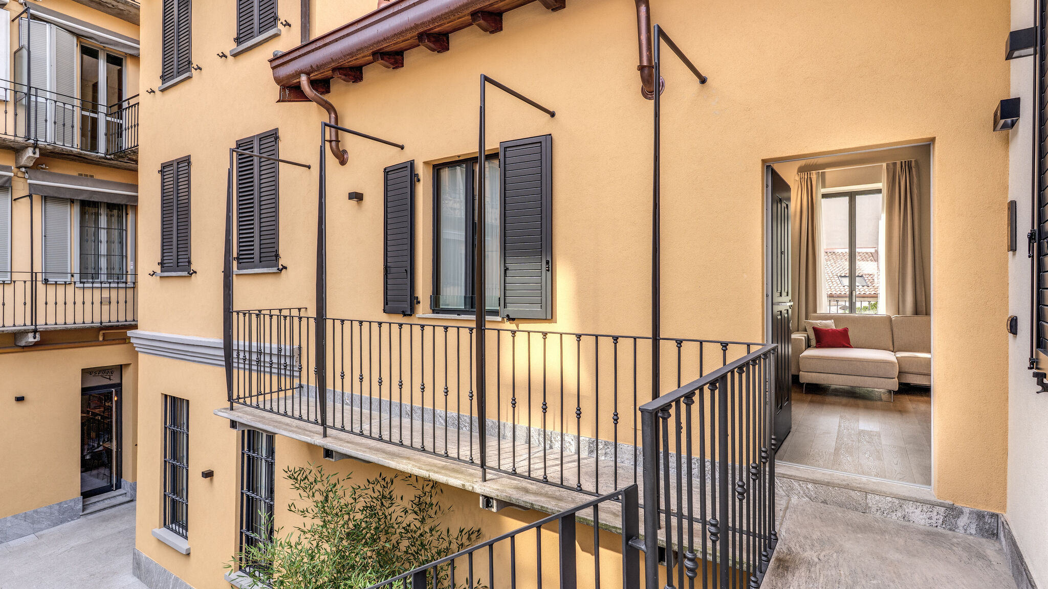 Italianway Milano Agnesi Statue - 3.101