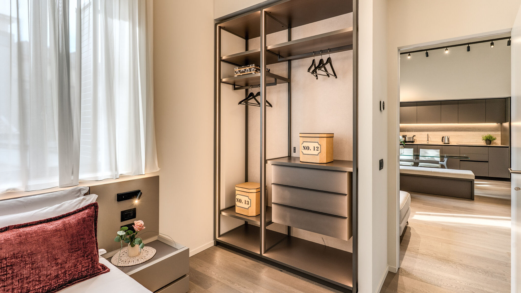 Italianway Milano Agnesi Statue - 3.101