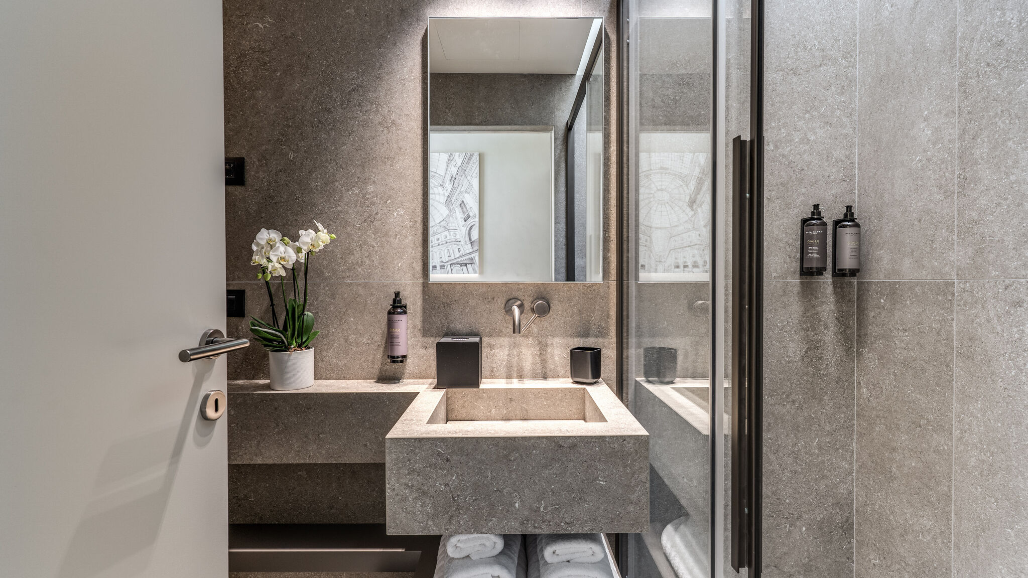 Italianway Milano Agnesi Statue - 4.001