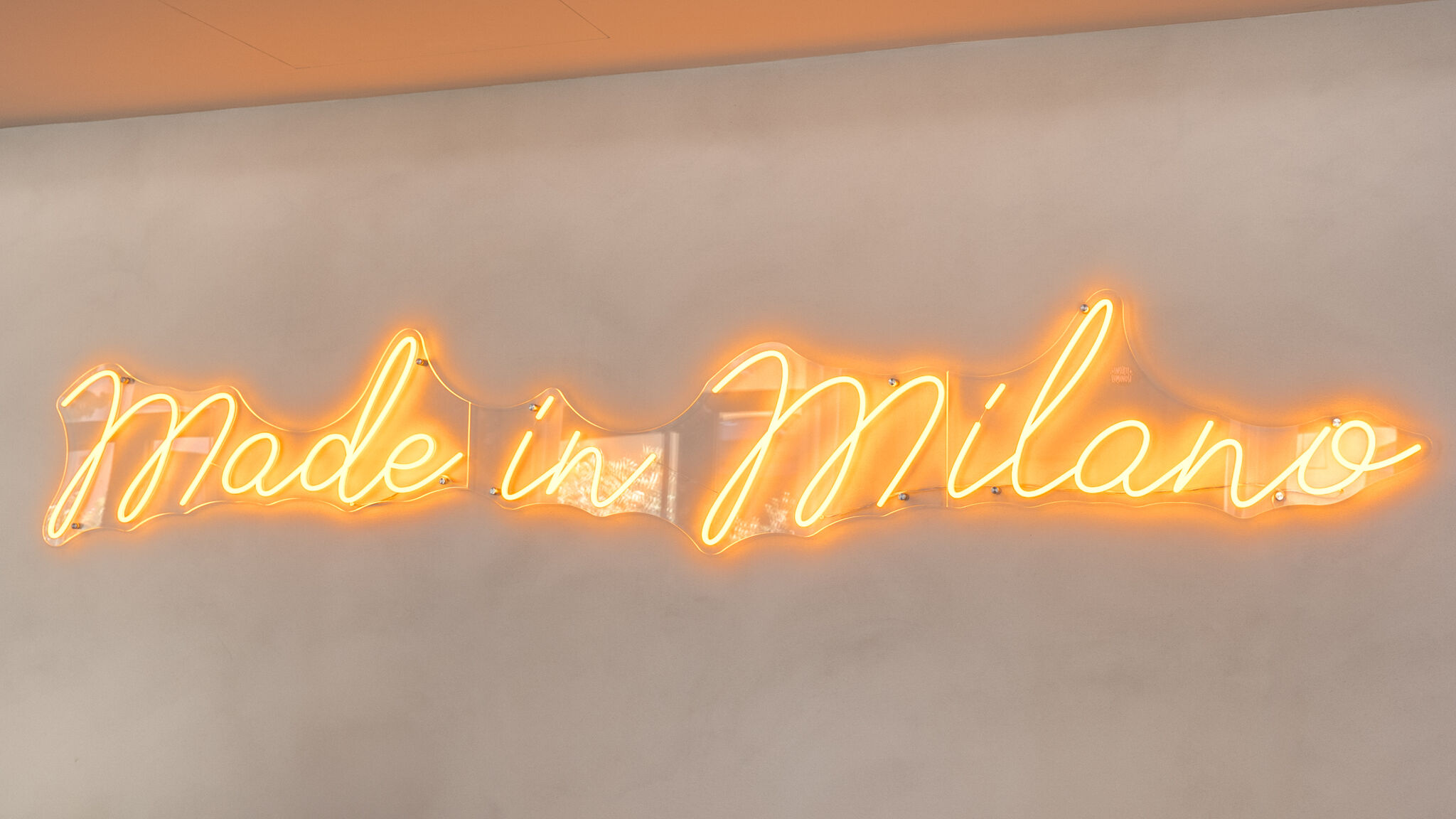 Italianway Milano Agnesi Statue - 4.001