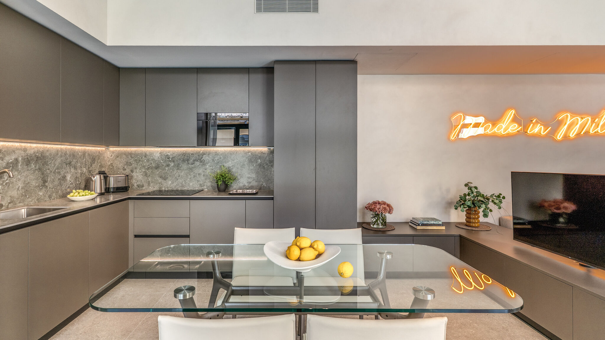 Italianway Milano Agnesi Statue - 4.001