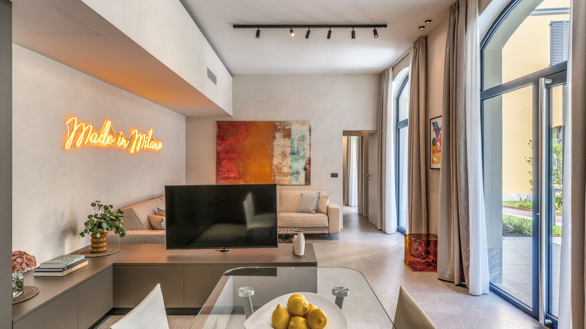 Italianway Milano Agnesi Statue - 4.001