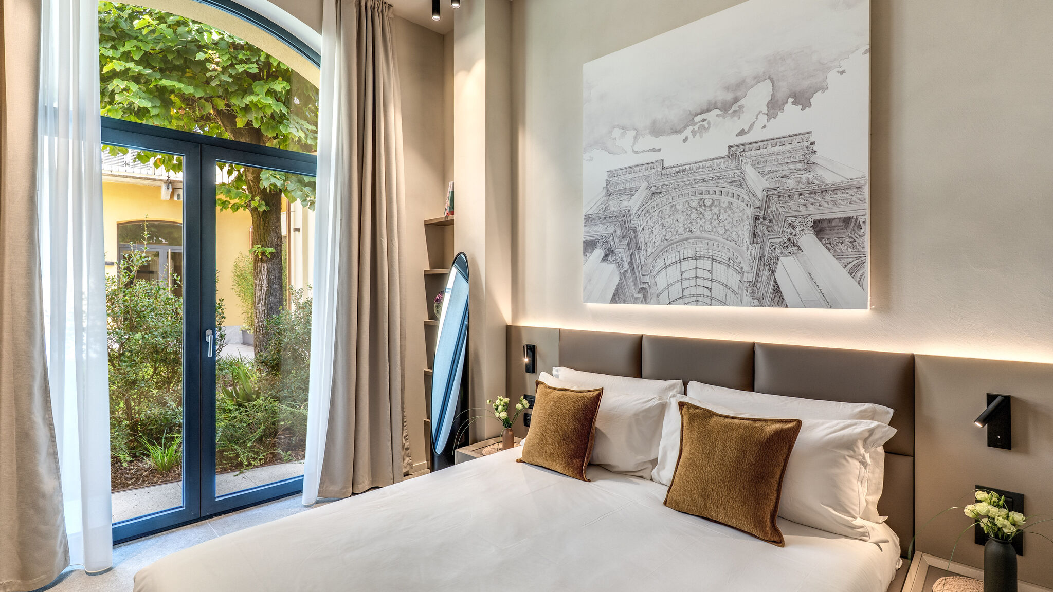 Italianway Milano Agnesi Statue - 4.001