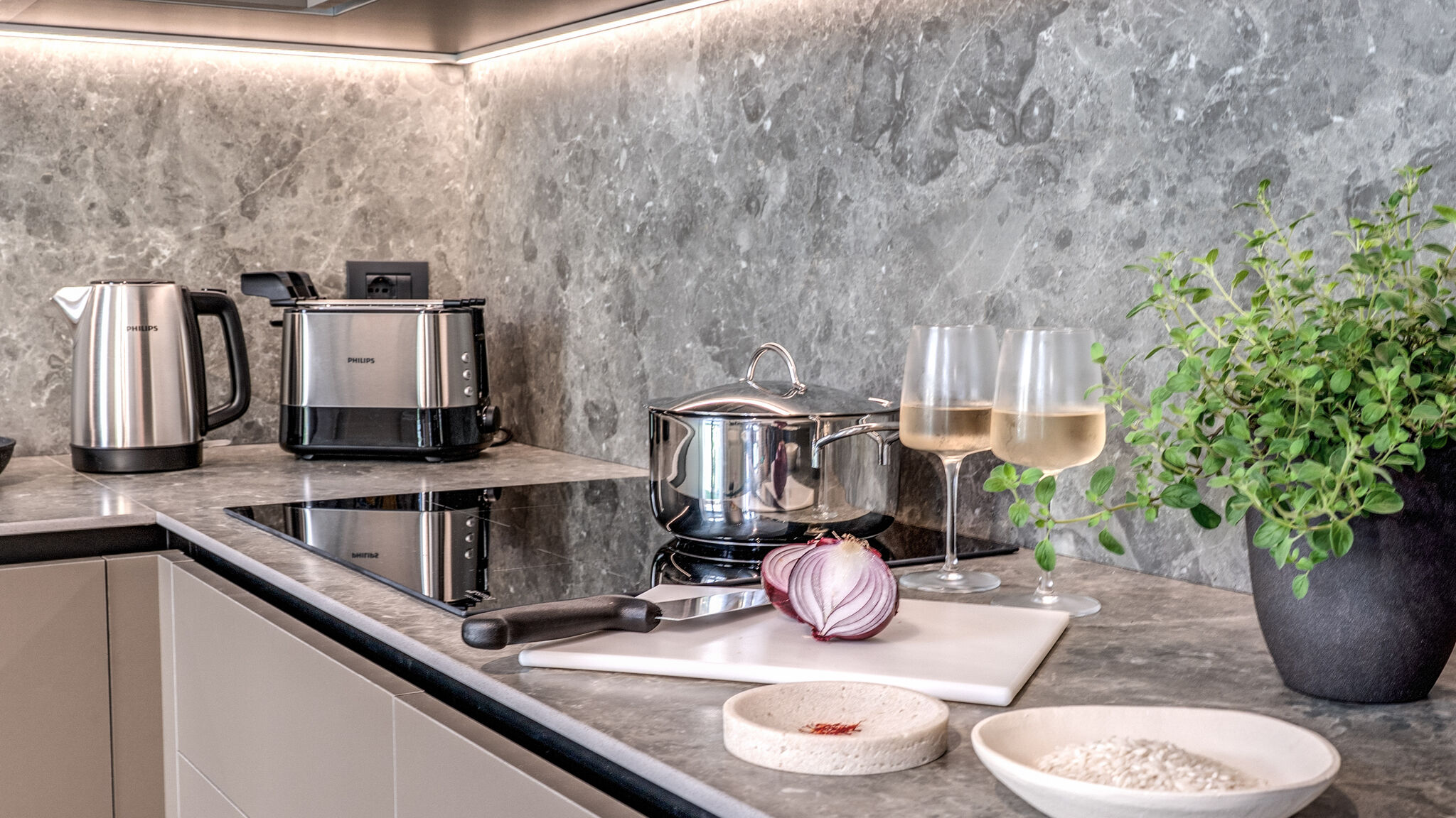 Italianway Milano Agnesi Statue - 4.001