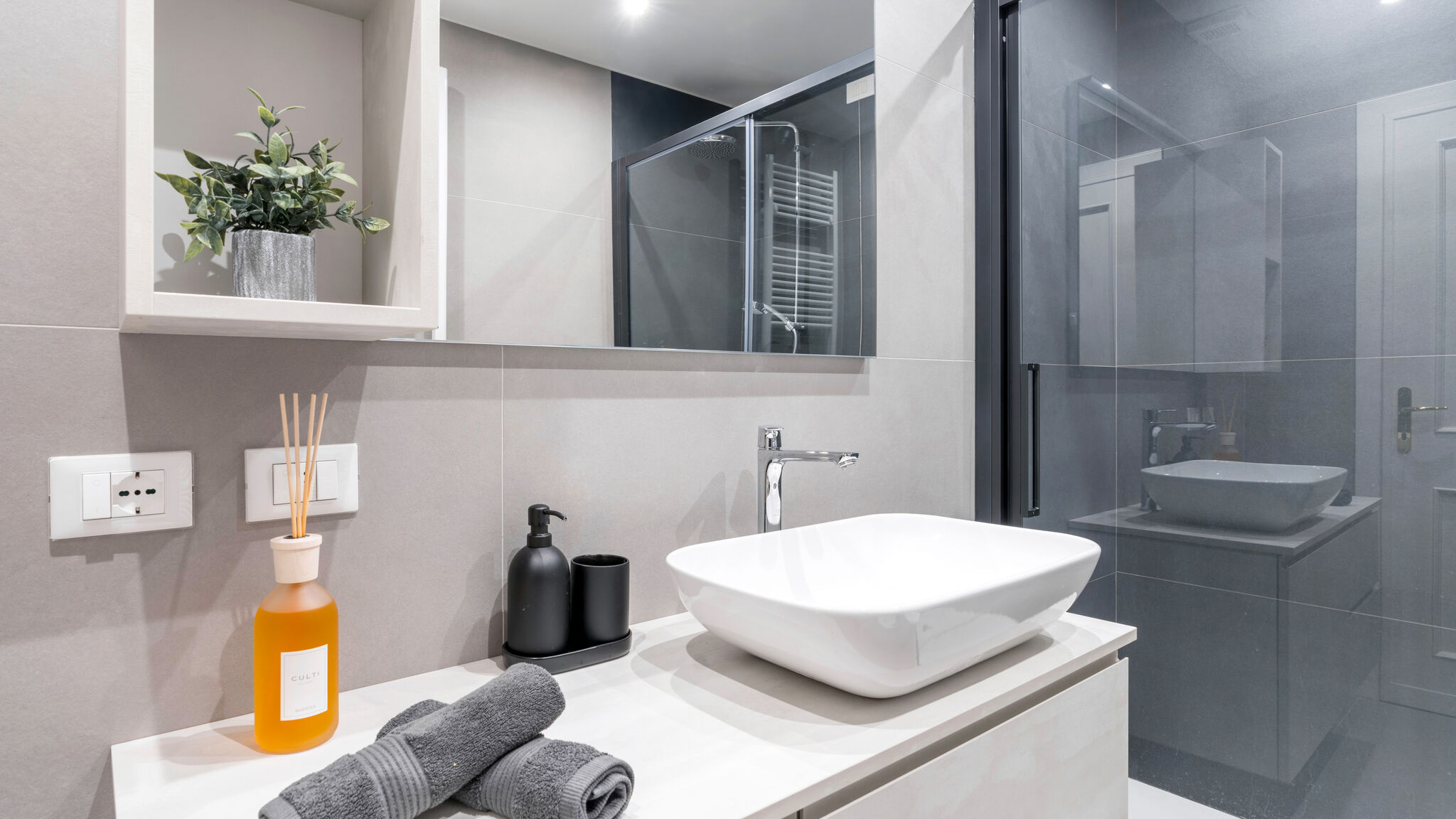 CASE AL LAGO Brescia Chiaroscuro By Case al Lago