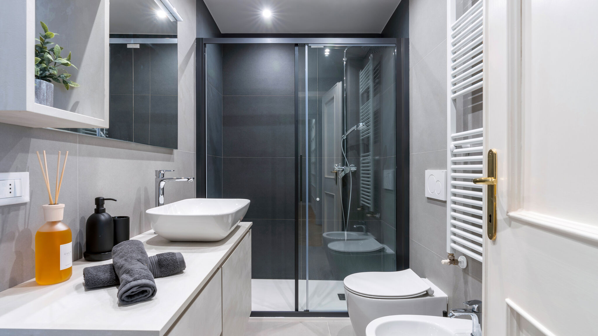 CASE AL LAGO Brescia Chiaroscuro By Case al Lago