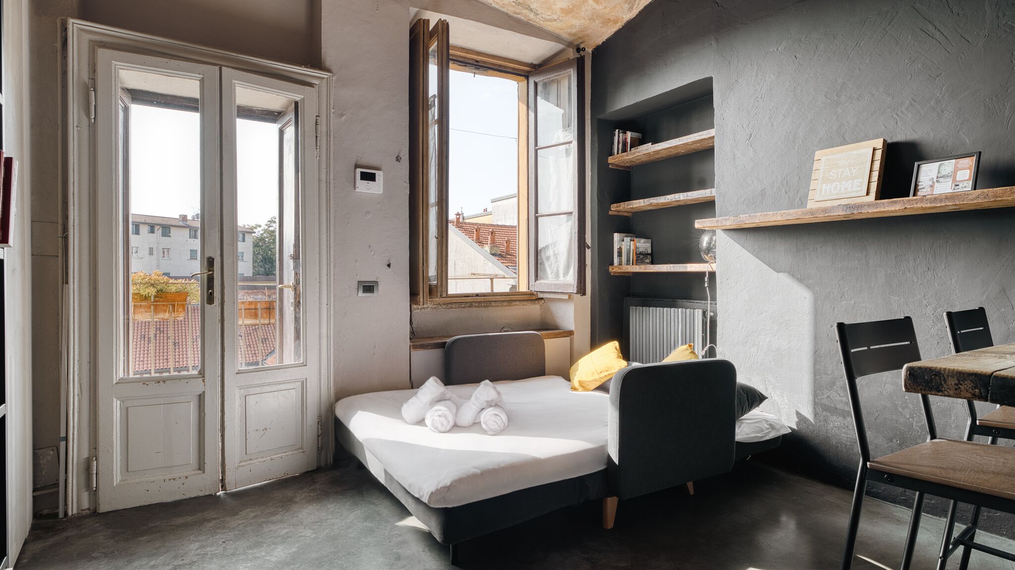 Italianway Milano NYC-Style Industrial Apt on Navigli, Milan