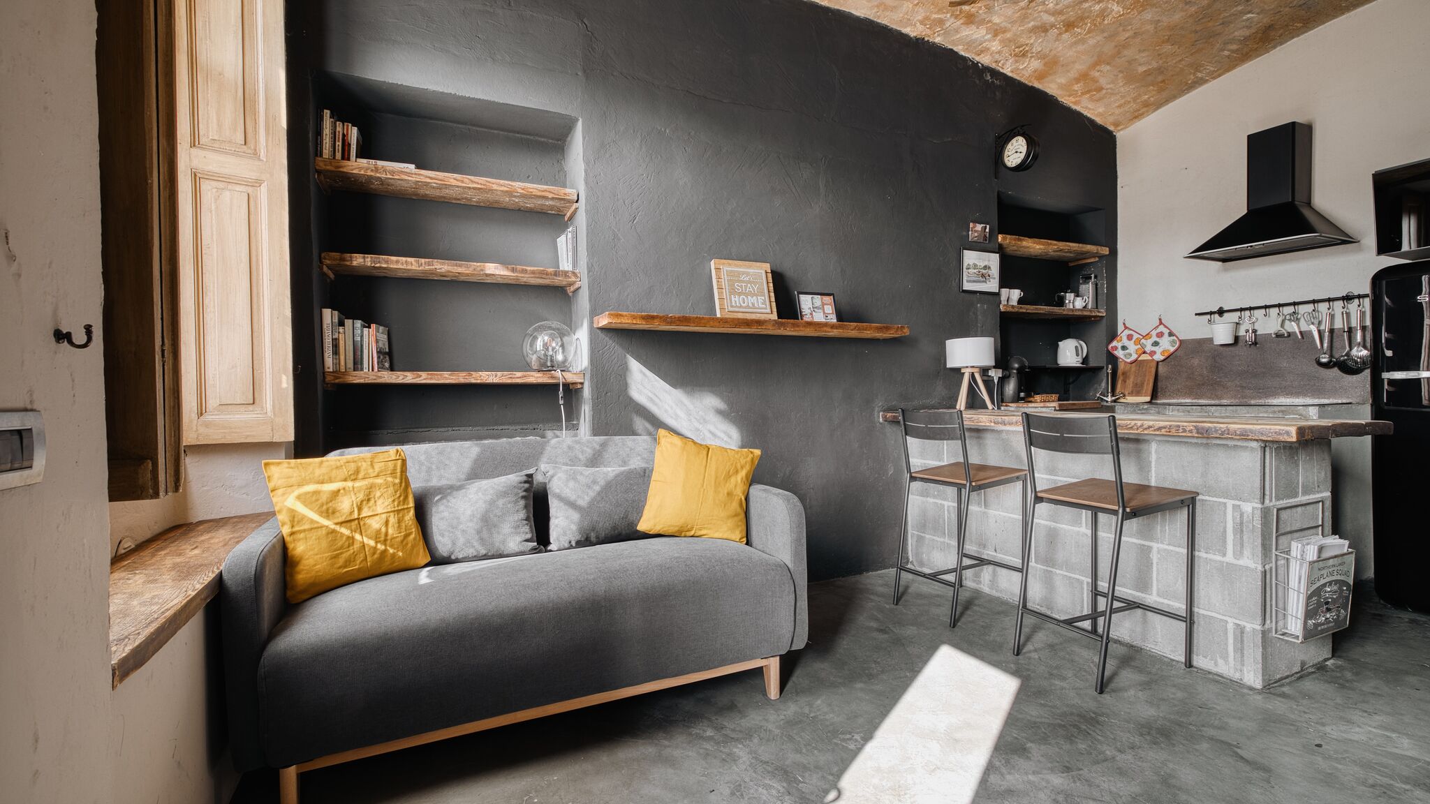 Italianway Milano NYC-Style Industrial Apt on Navigli, Milan