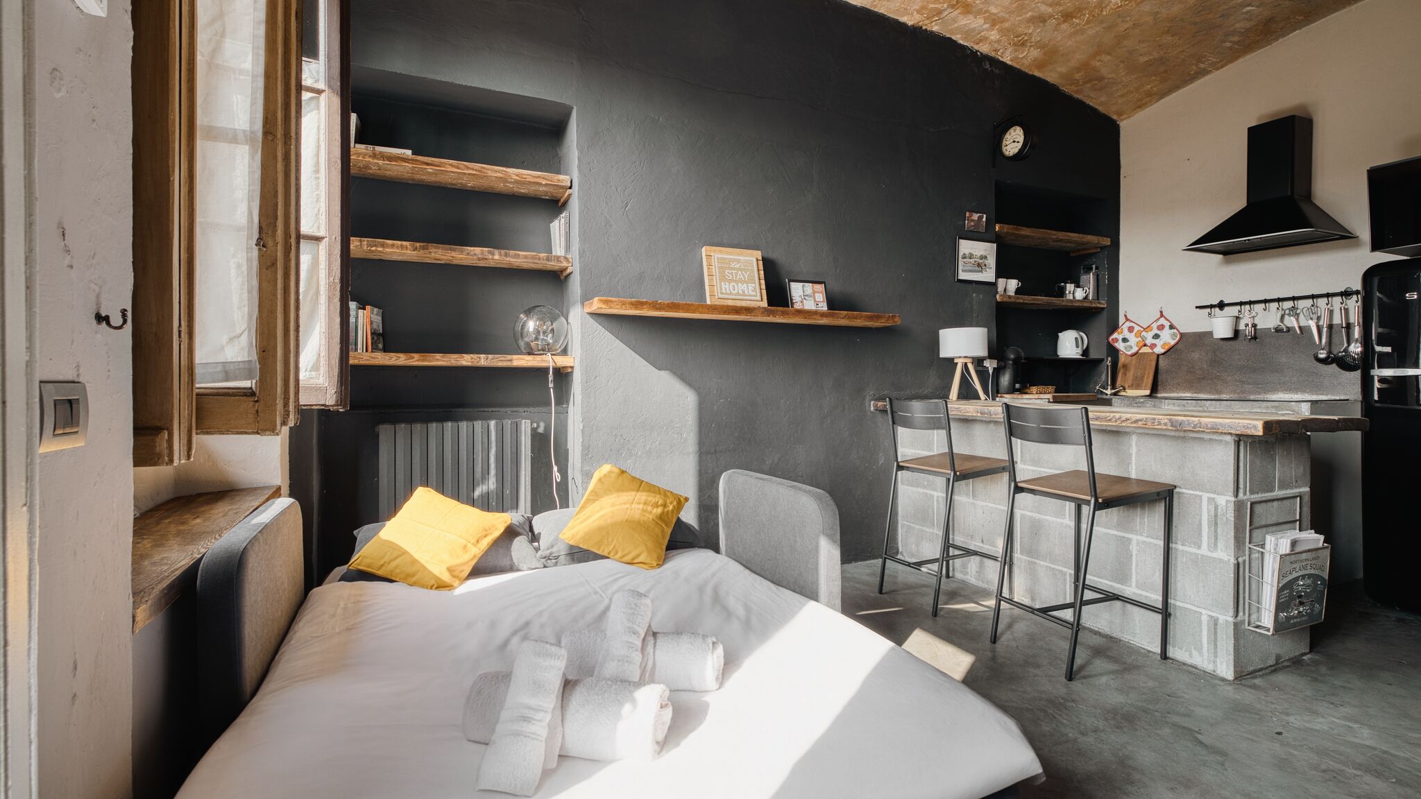 Italianway Milano NYC-Style Industrial Apt on Navigli, Milan