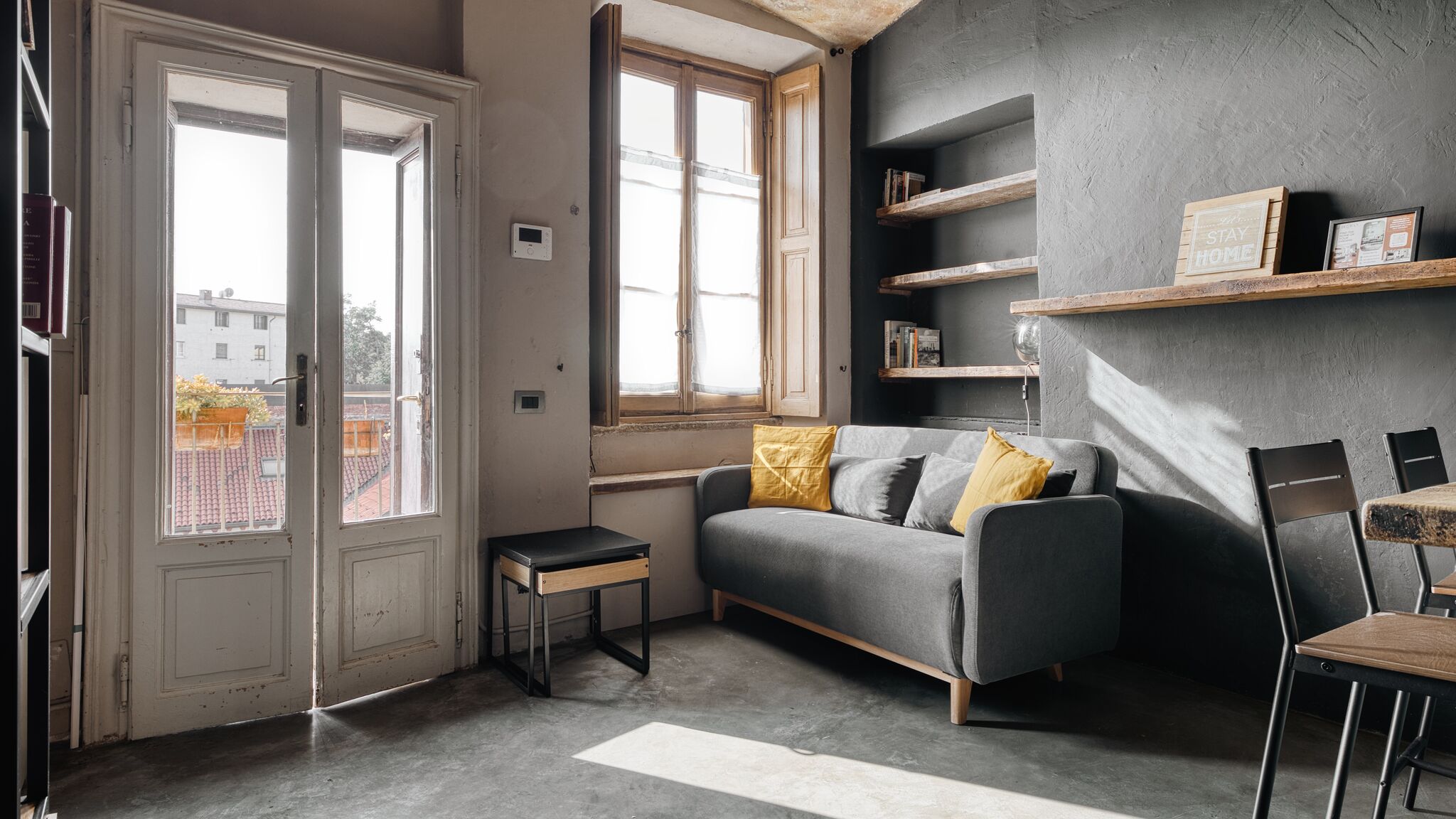 Italianway Milano NYC-Style Industrial Apt on Navigli, Milan