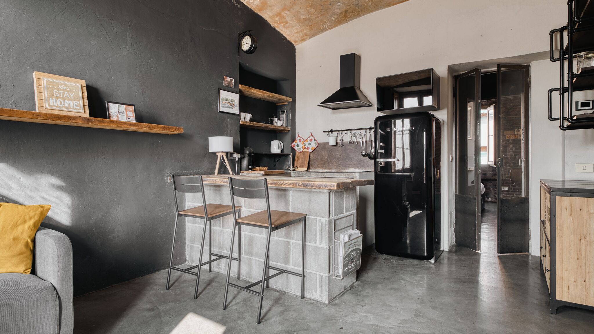 Italianway Milano NYC-Style Industrial Apt on Navigli, Milan