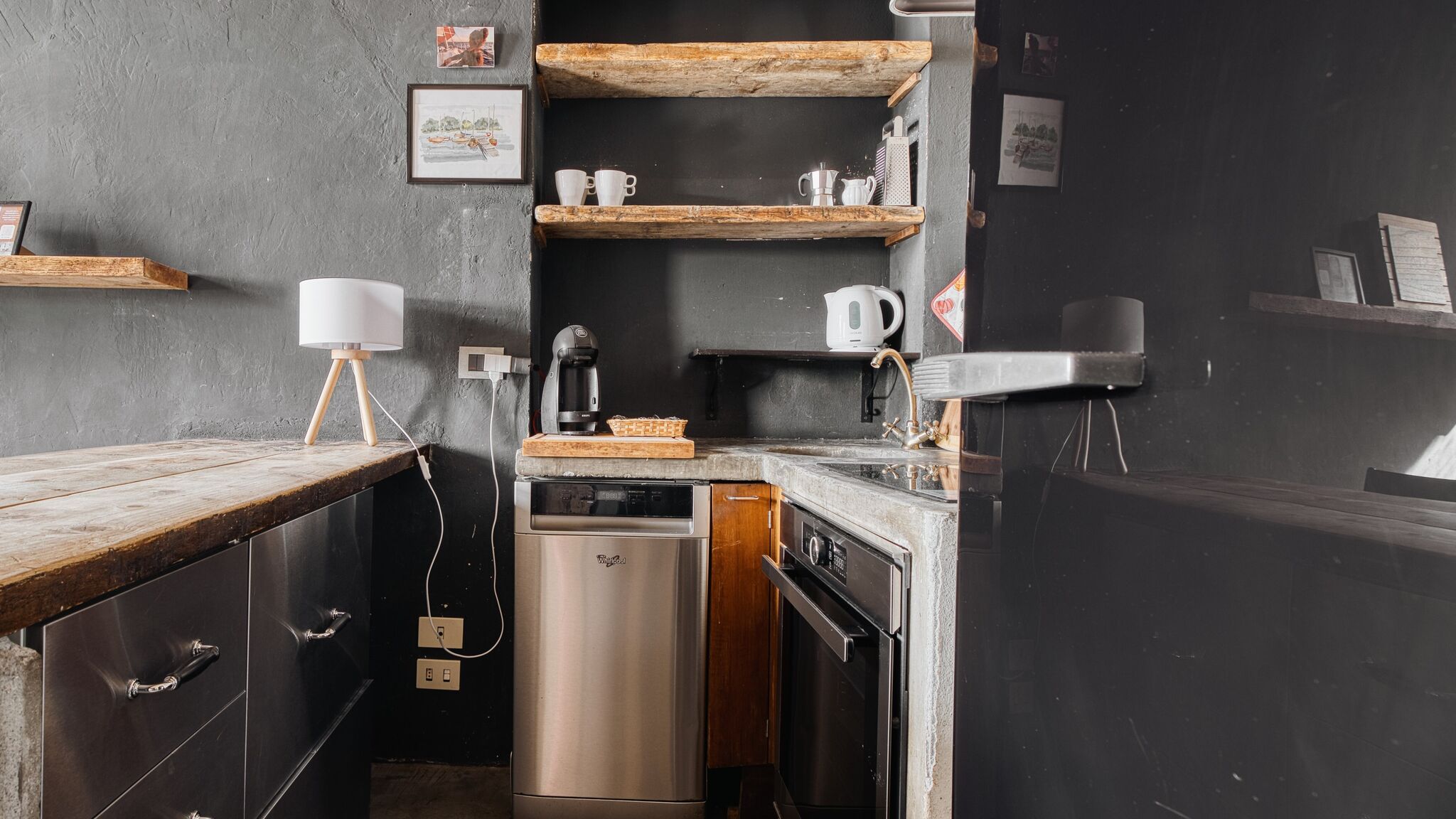 Italianway Milano NYC-Style Industrial Apt on Navigli, Milan