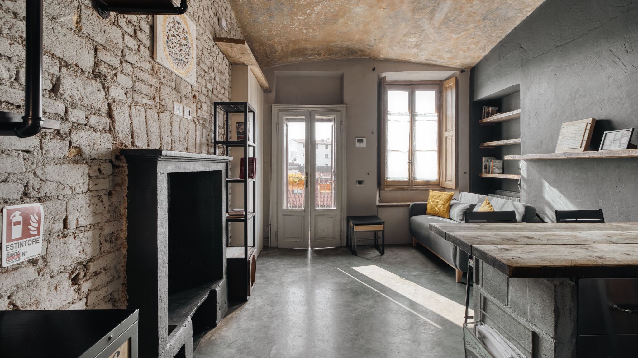 Italianway Milano NYC-Style Industrial Apt on Navigli, Milan