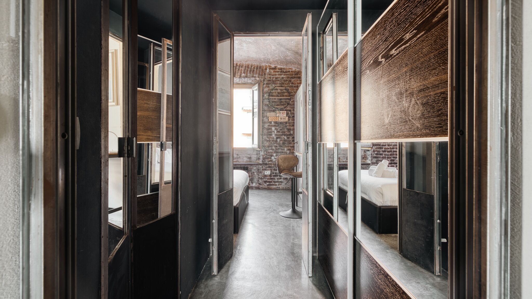 Italianway Milano NYC-Style Industrial Apt on Navigli, Milan