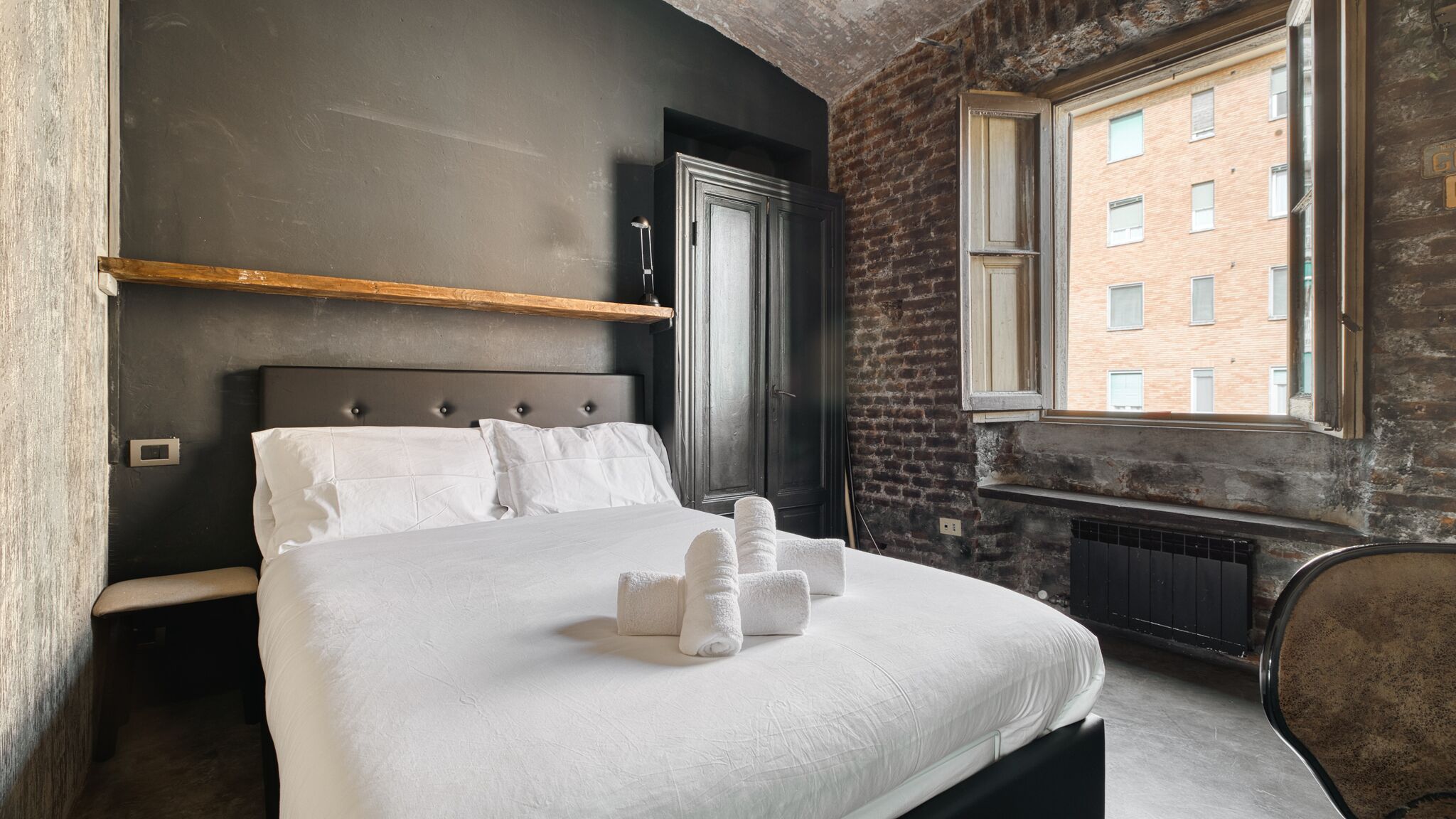 Italianway Milano NYC-Style Industrial Apt on Navigli, Milan