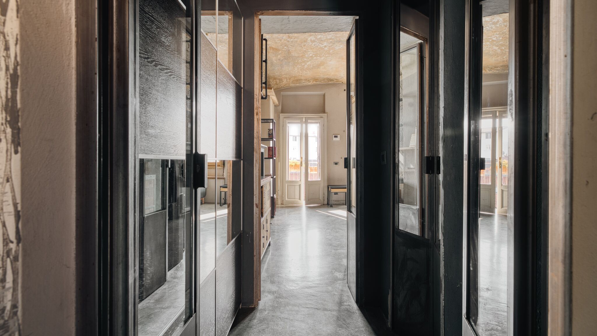 Italianway Milano NYC-Style Industrial Apt on Navigli, Milan