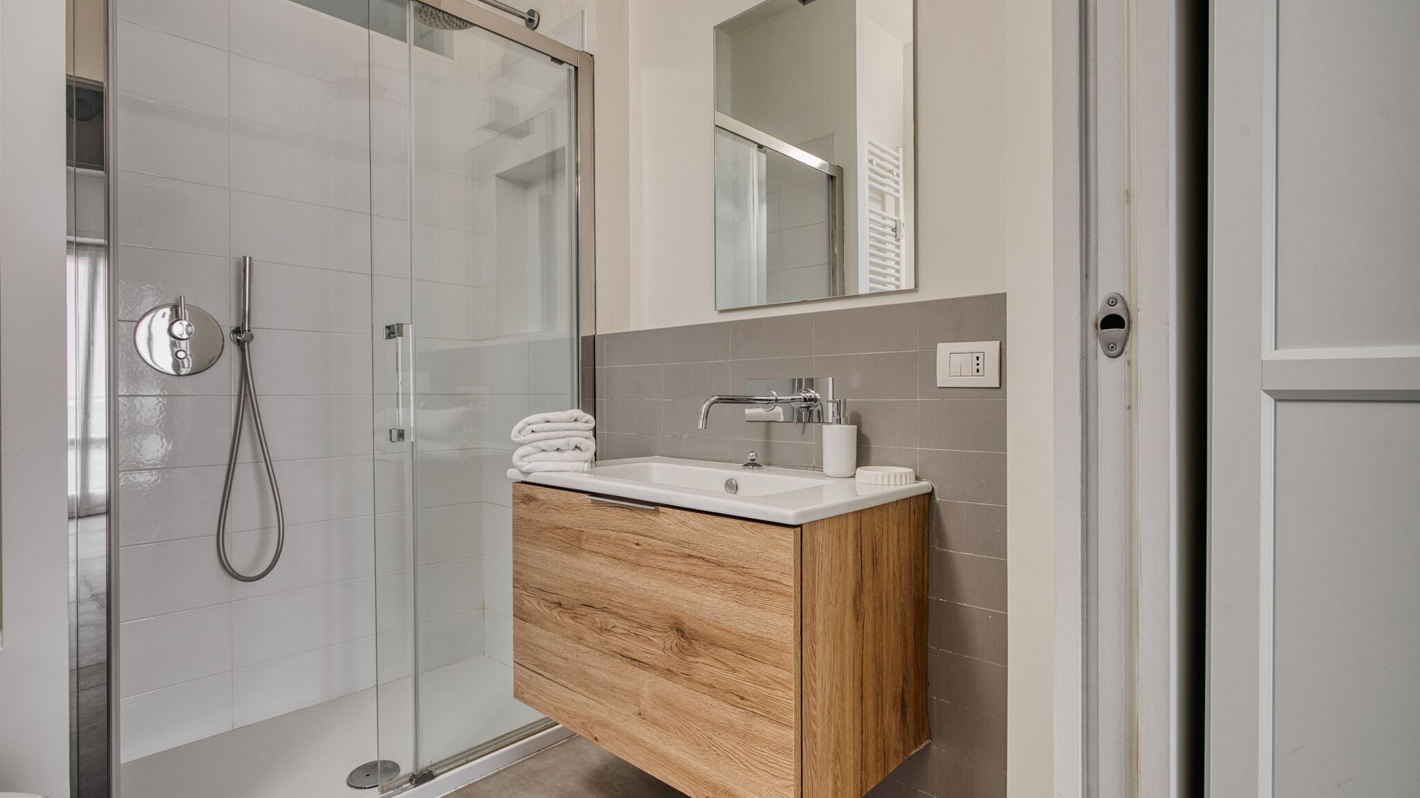 Italianway Milano Large Central Apartment Milan’s Navigli – 5 Guests