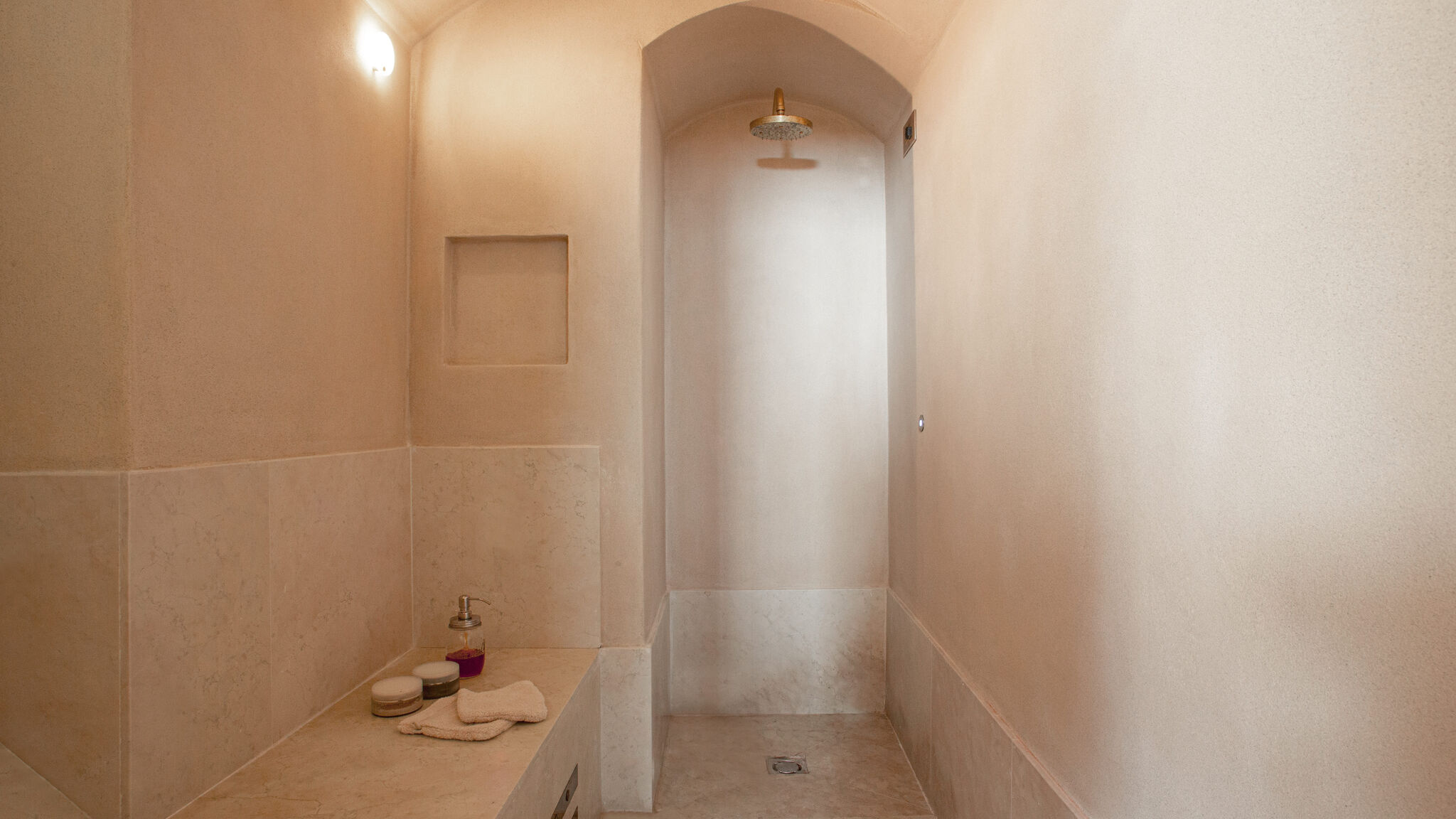 Italianway Monforte d'Alba Casa MON - Timeless Luxury with Private Spa