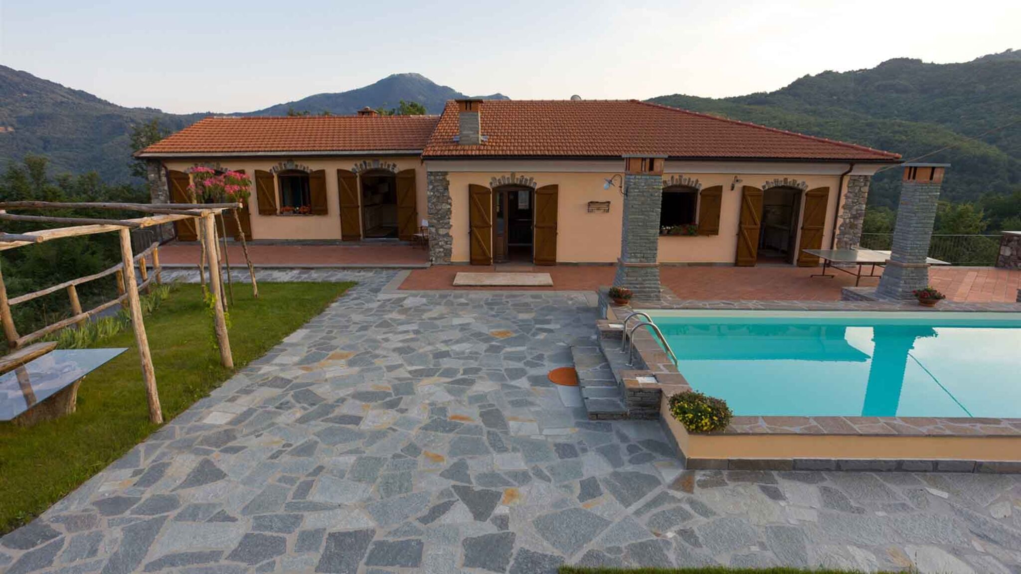 Italianway Varese Ligure Villa Arbeio 8+6