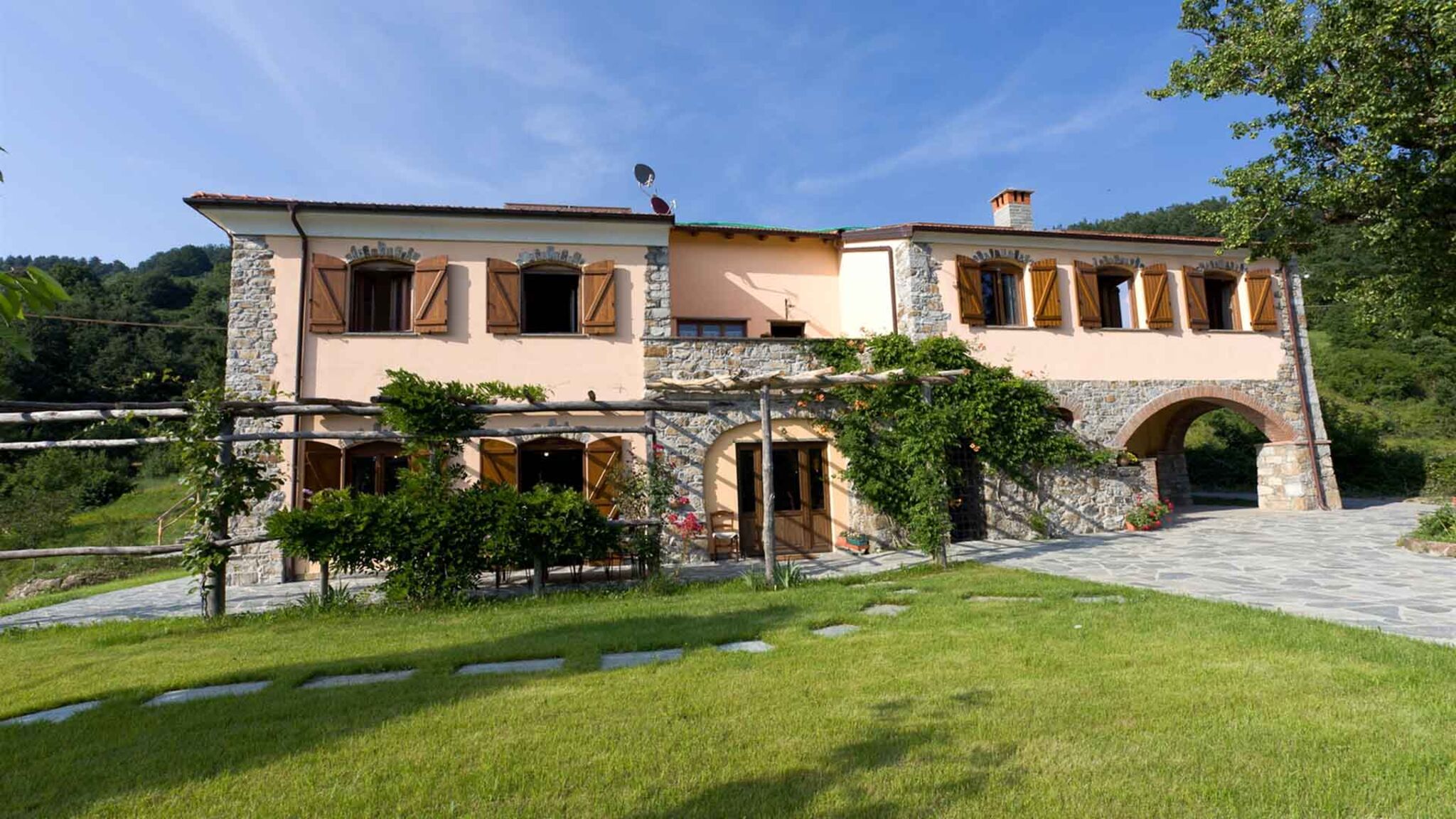Italianway Varese Ligure Villa Arbeio 8+6