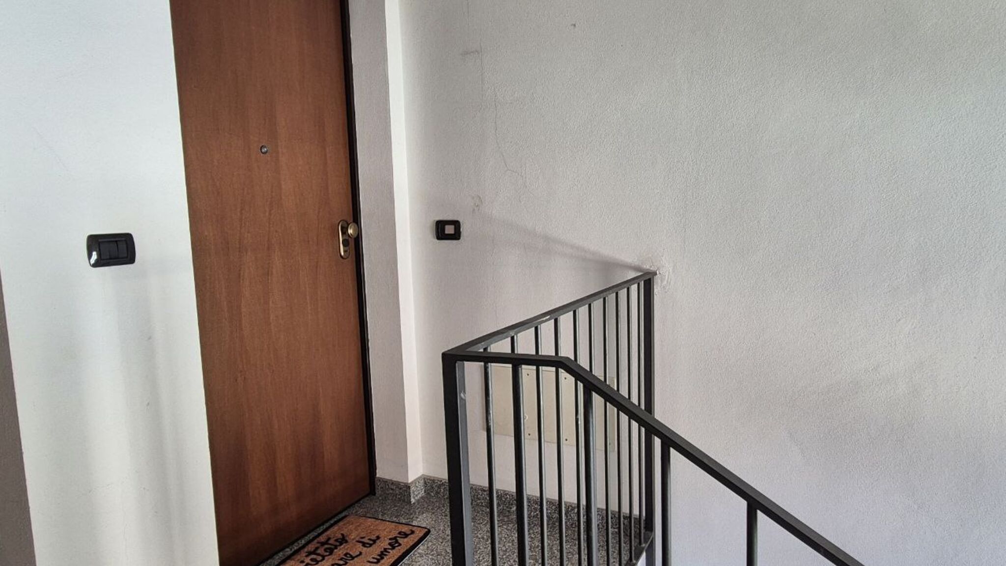 Italianway Diano d'Alba Moderna Mansarda con parcheggio gratuito