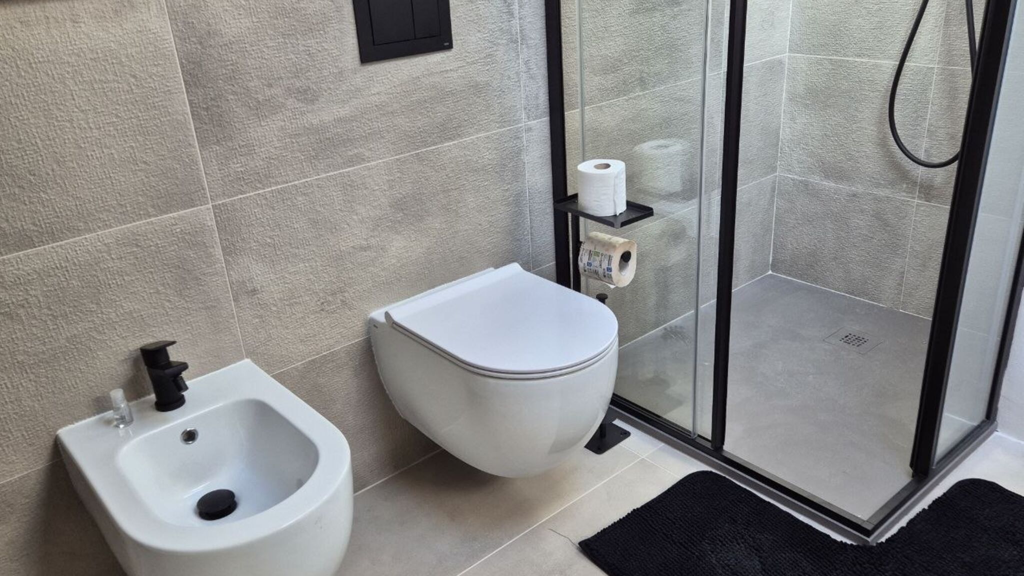 Italianway Diano d'Alba Moderna Mansarda con parcheggio gratuito