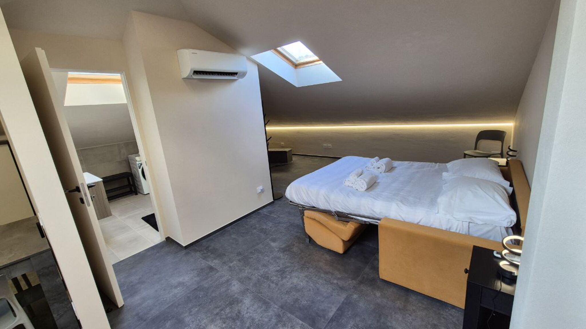 Italianway Diano d'Alba Moderna Mansarda con parcheggio gratuito