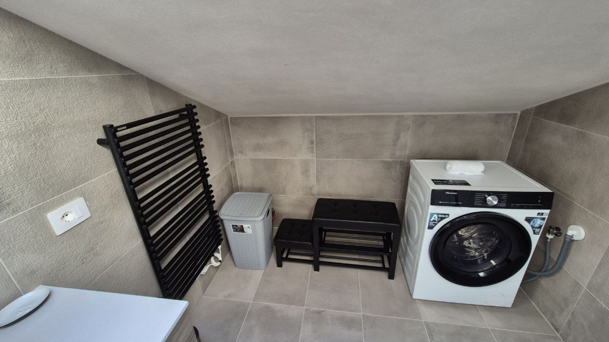 Italianway Diano d'Alba Moderna Mansarda con parcheggio gratuito