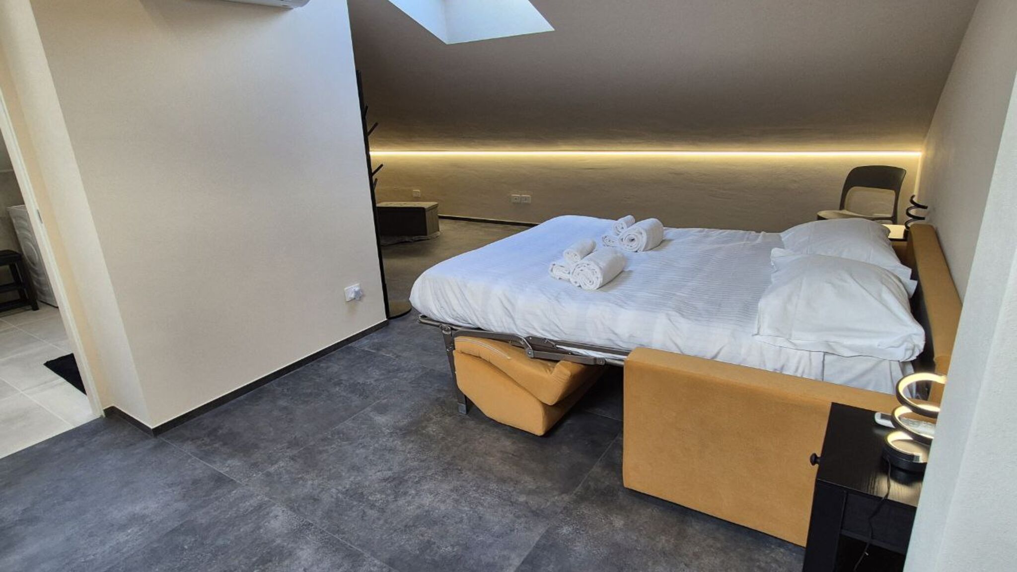 Italianway Diano d'Alba Moderna Mansarda con parcheggio gratuito