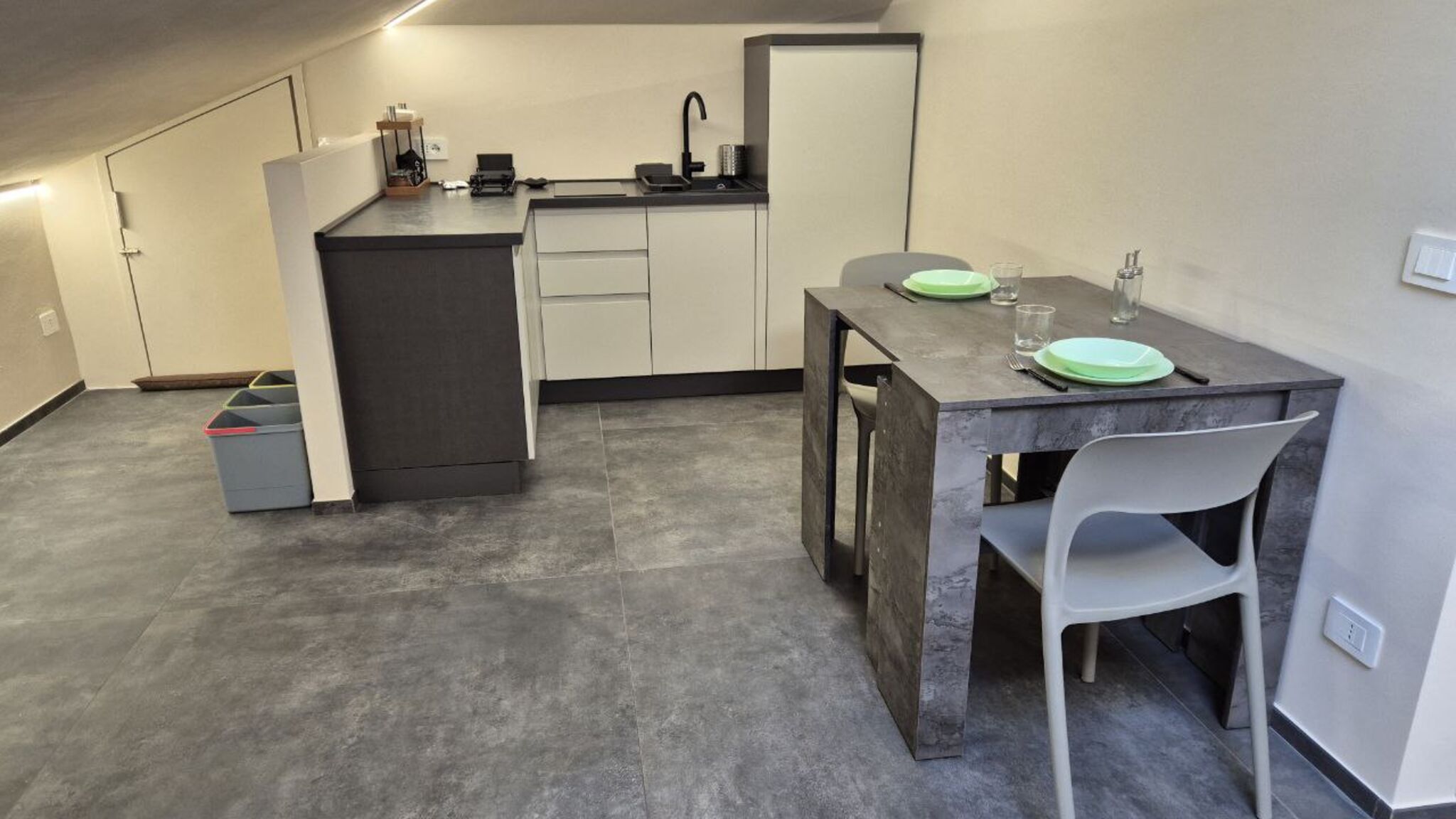 Italianway Diano d'Alba Moderna Mansarda con parcheggio gratuito