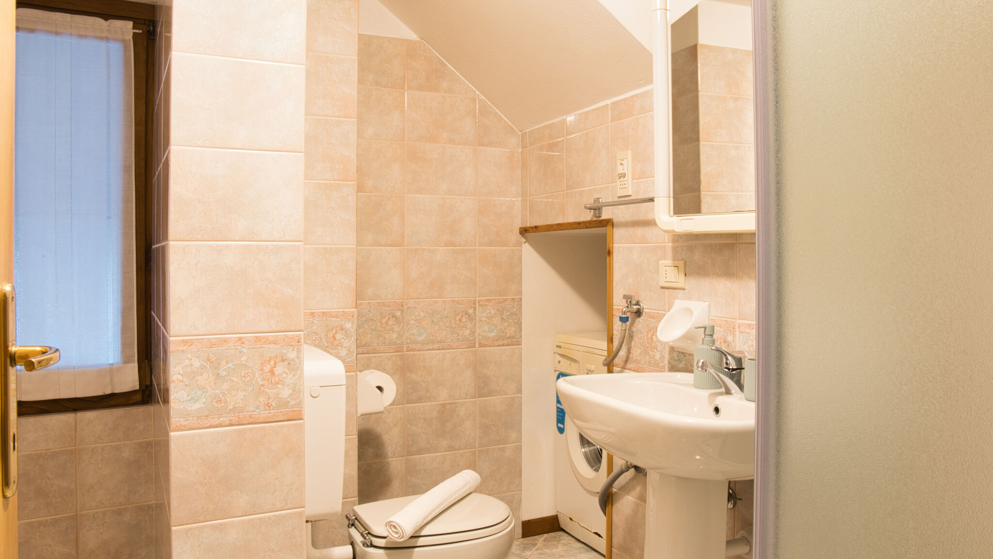 Italianway Barzio Lòbia in via Parrochiale - app. Legno (P2)