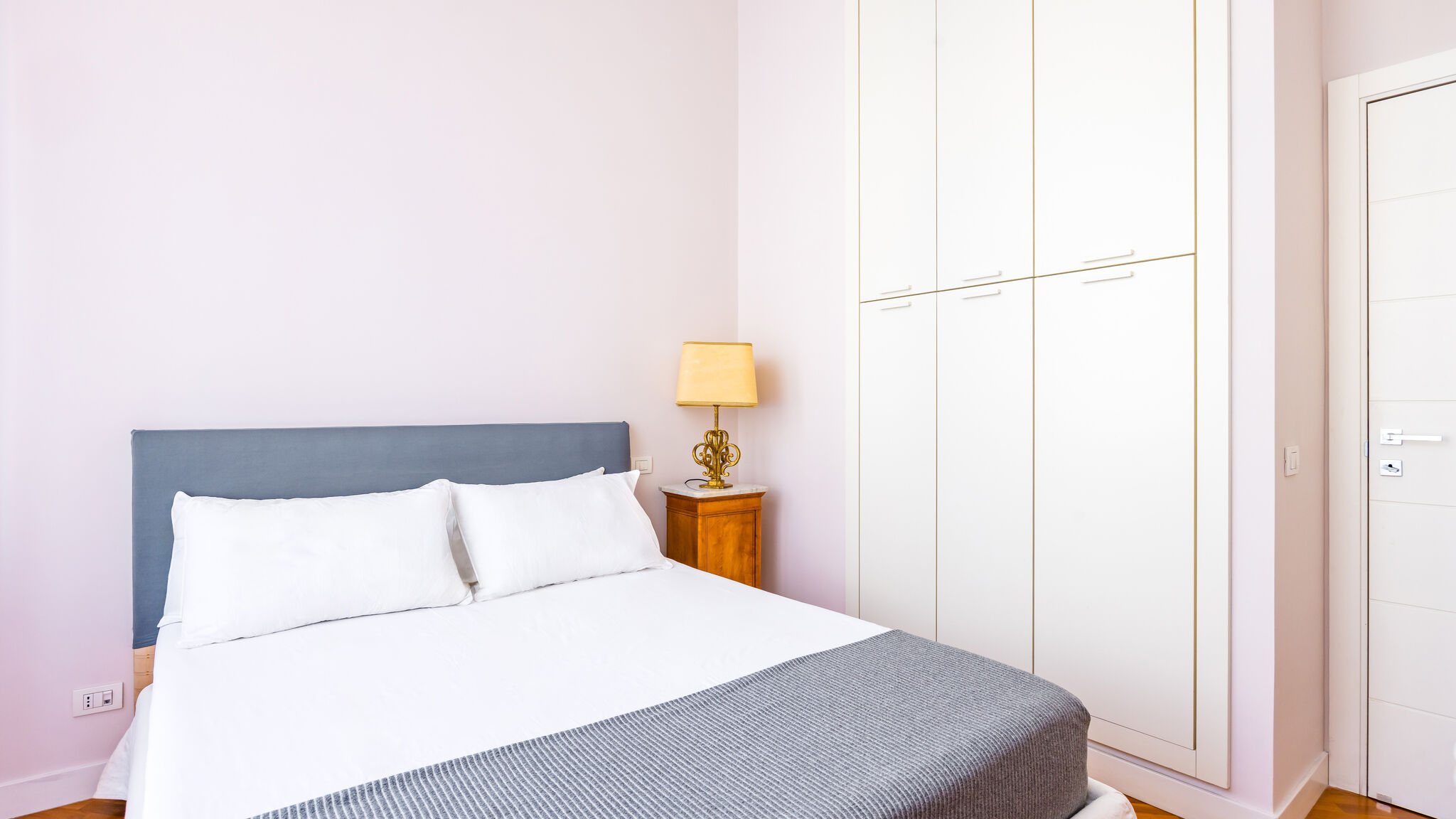 Italianway Napoli Harmony Elegant Apartment with Parking