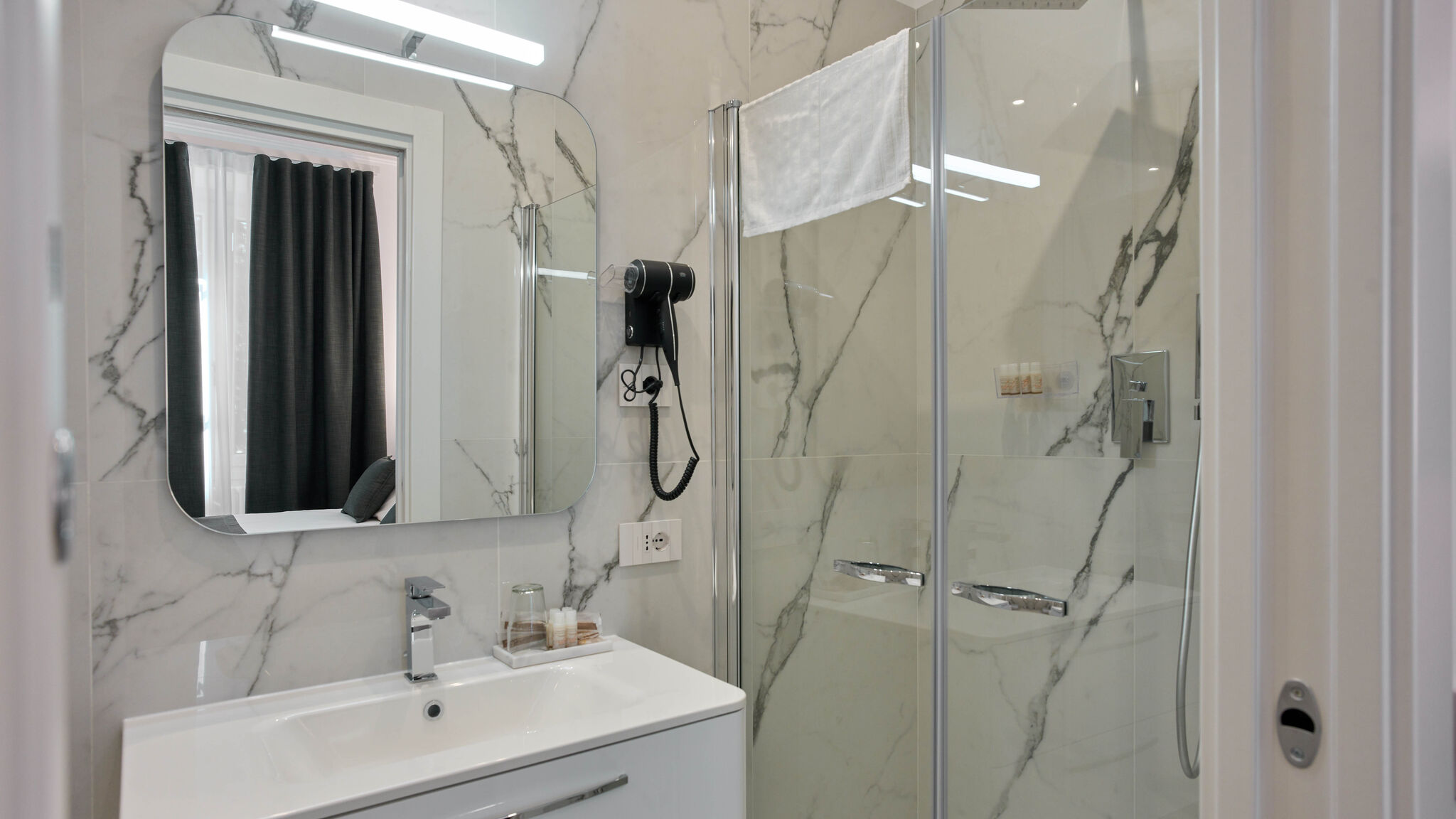 Italianway Roma Domus Mariani - Robinie by Ghor