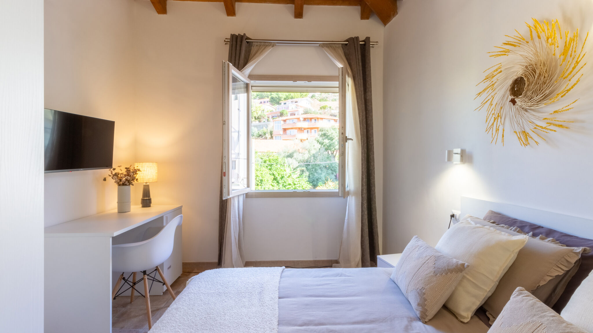 Italianway Iglesias  Yellow nest room, La Margherita Guesthouse