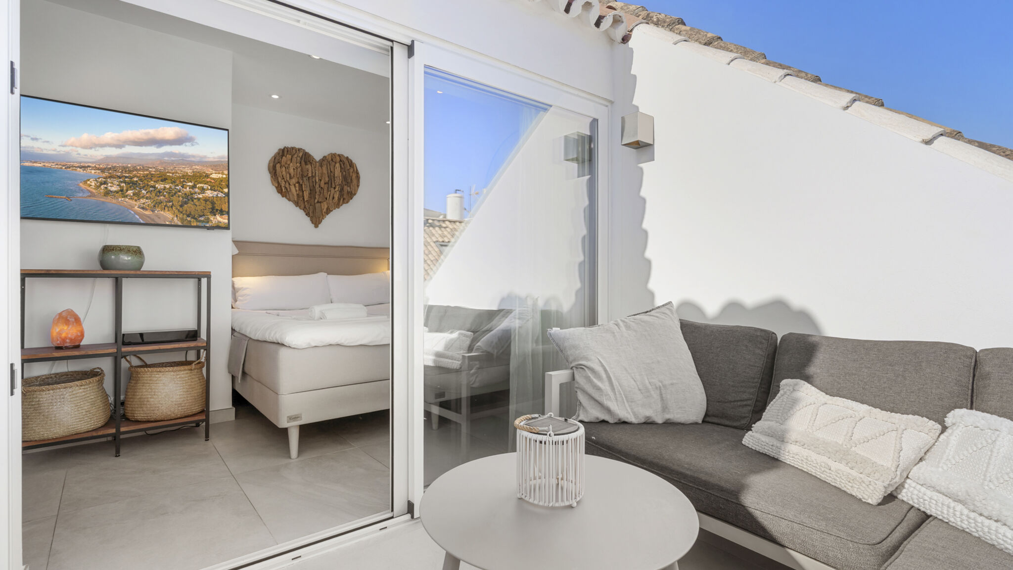 Italianway Fuengirola Romantic Getaway by Costarentals - Ref 55