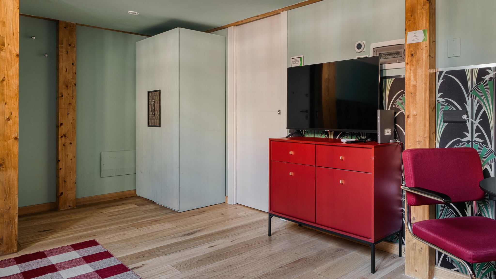 Italianway Milano Two Apartments Combined into One Space; 8 people