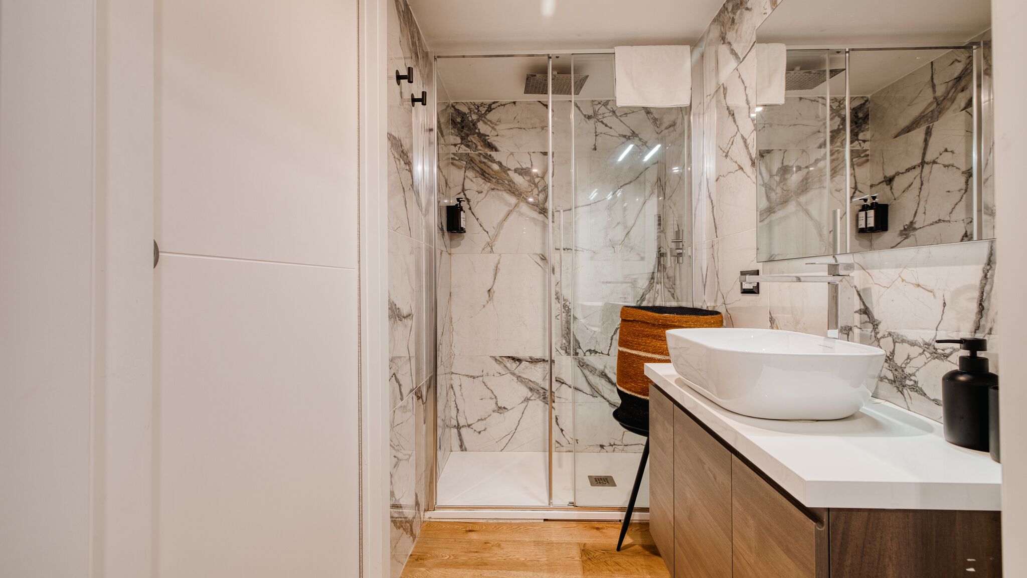 Italianway Milano Two Apartments Combined into One Space; 8 people