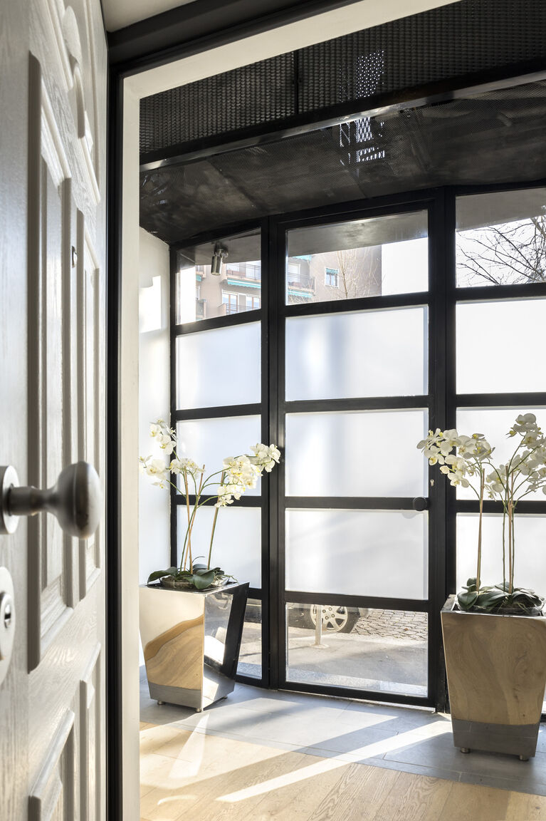 Italianway Milano Two Apartments Combined into One Space; 8 people