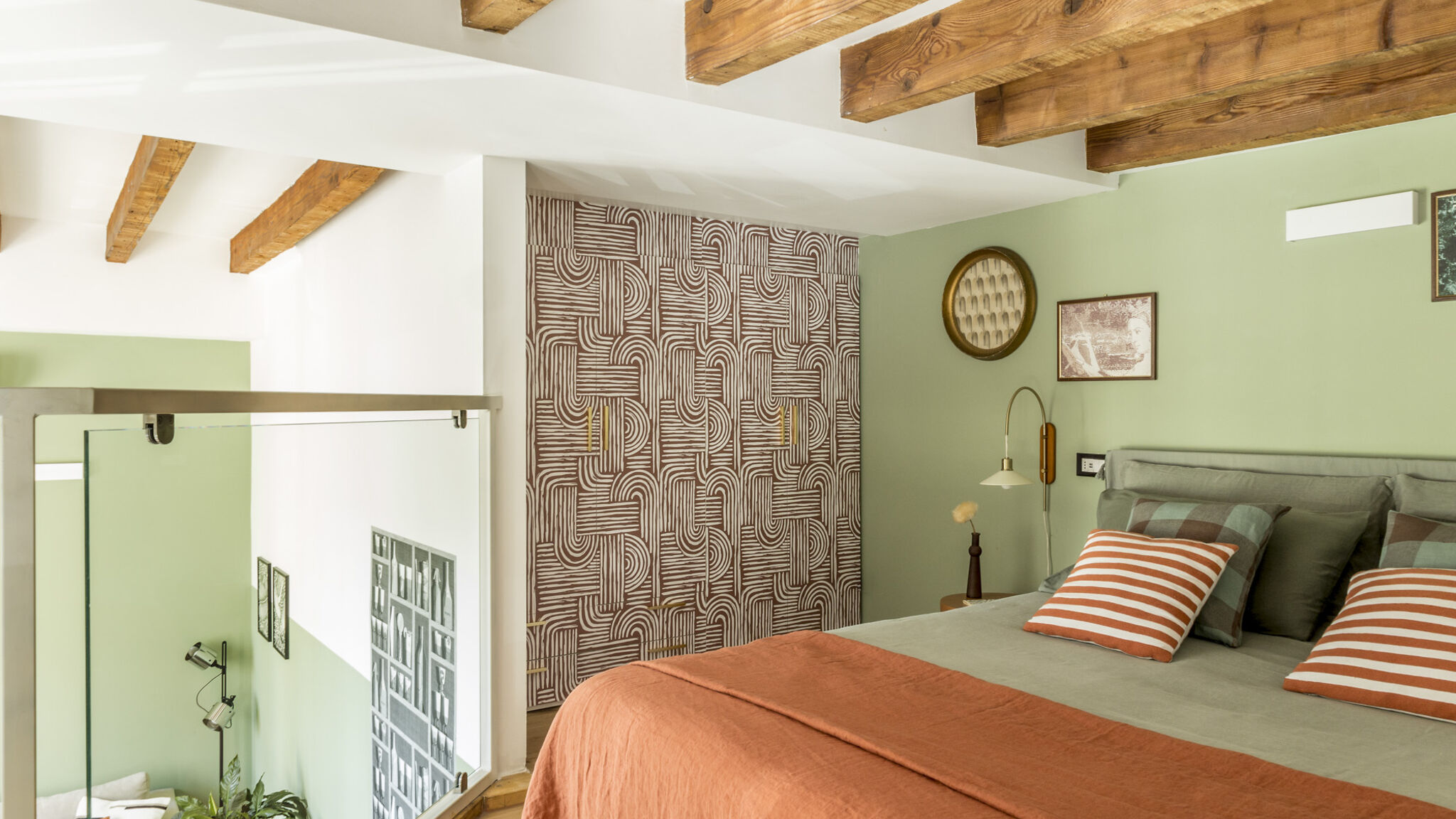 Italianway Milano Two Apartments Combined into One Space; 8 people