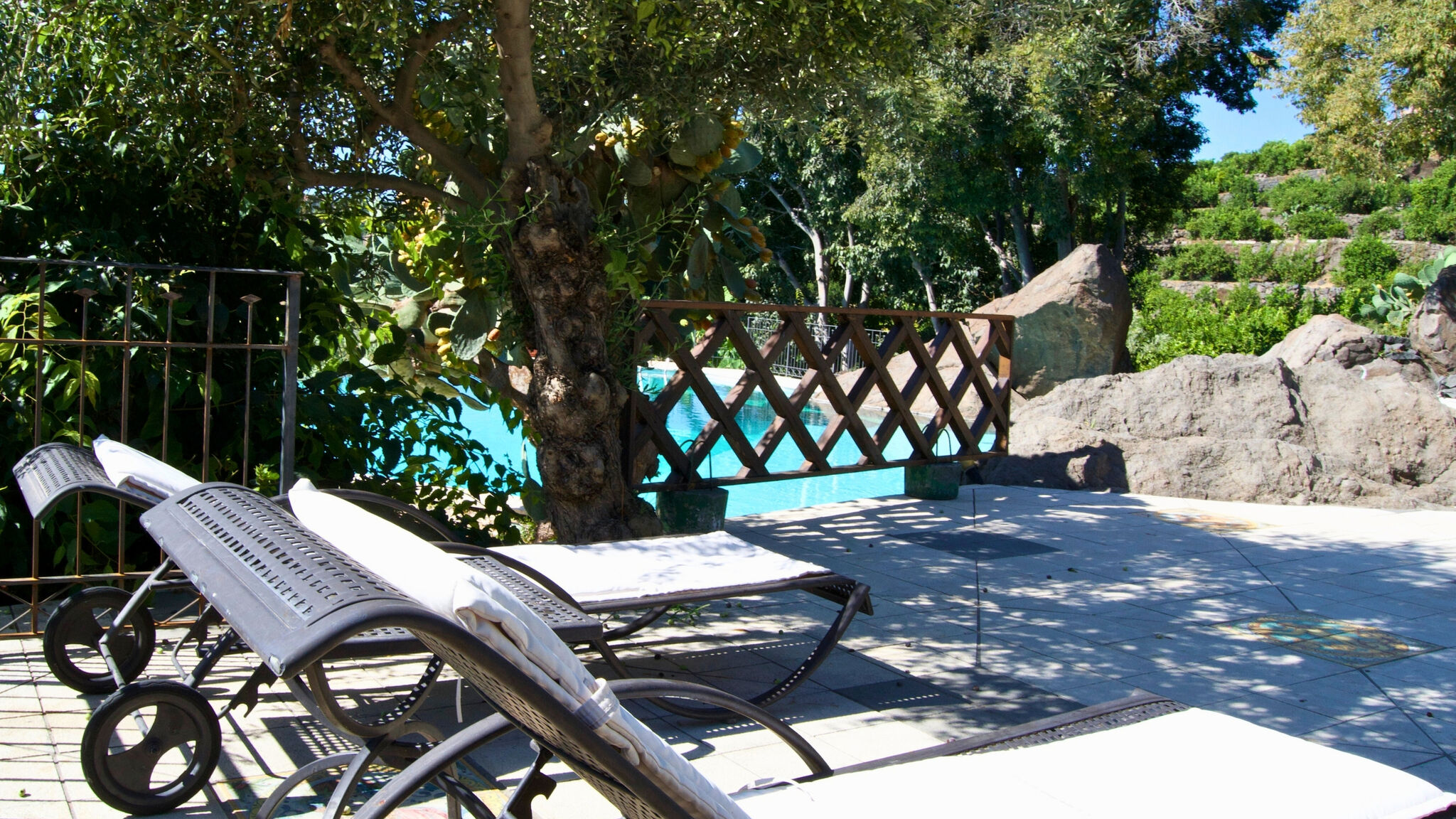 Italianway Aci Catena Villa Delle Antiche Terme Romane